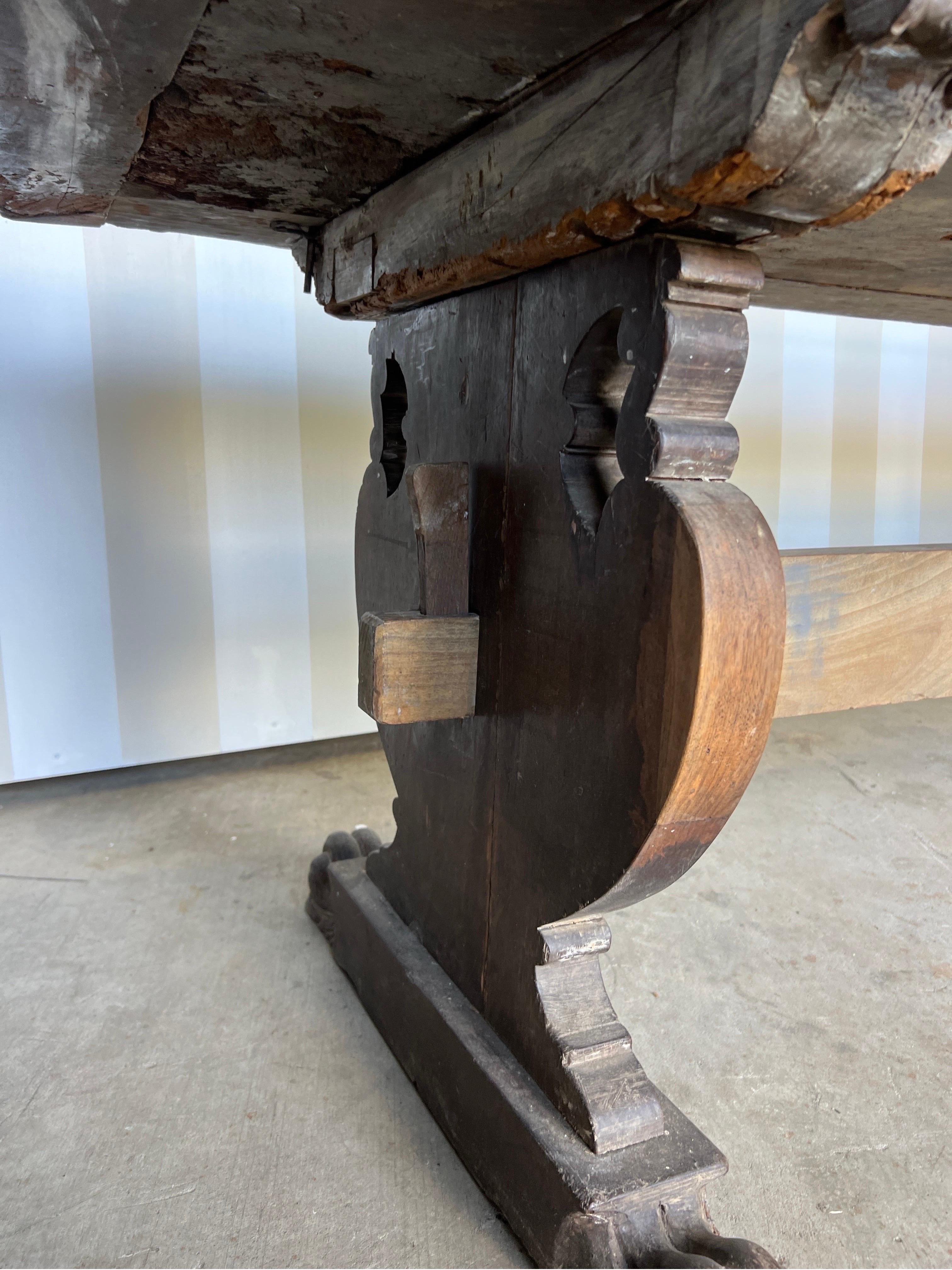 Table de salle à manger 9' en noyer incrusté, Italie, début du 18e siècle en vente 3