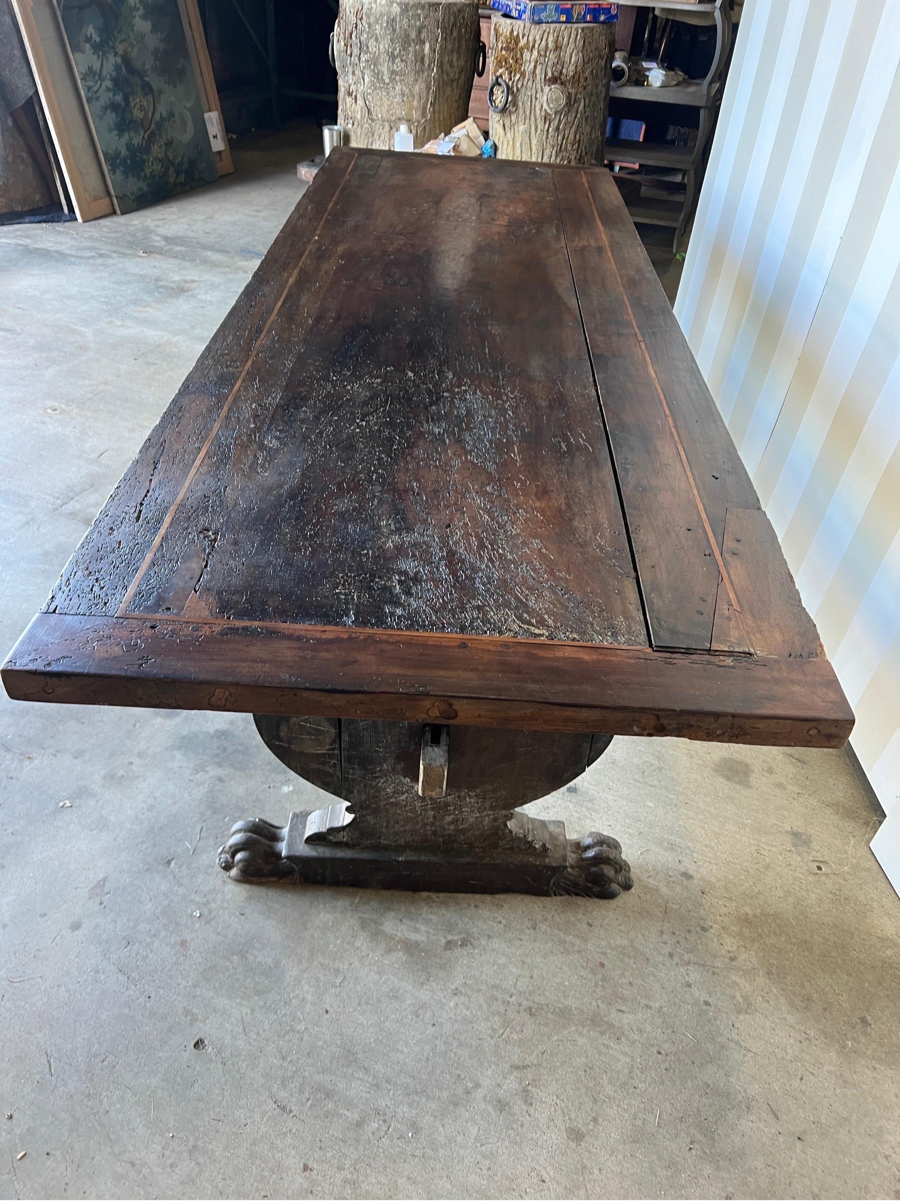 Baroque Table de salle à manger 9' en noyer incrusté, Italie, début du 18e siècle en vente