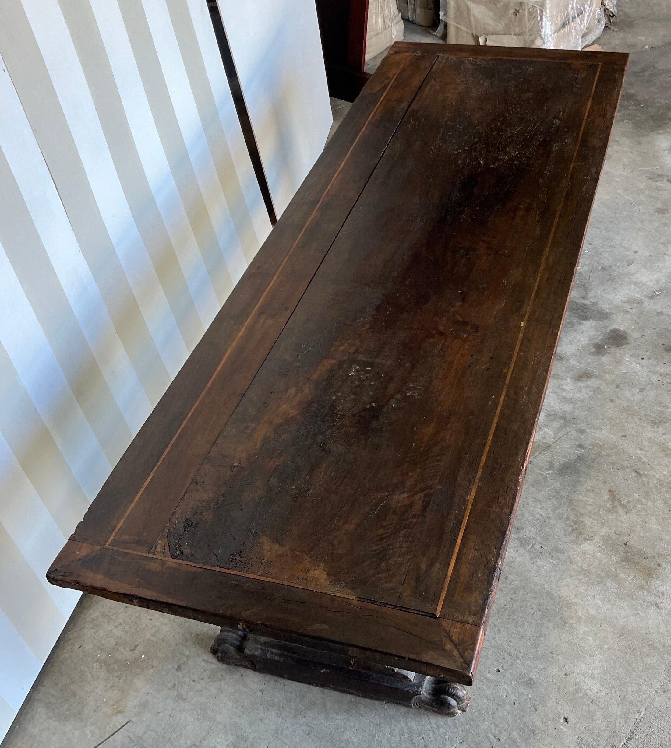 Table de salle à manger 9' en noyer incrusté, Italie, début du 18e siècle en vente 1