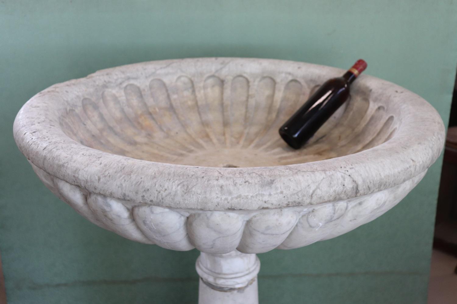 Early 18th Century Italian Antique Hand Carved White Carrara Marble Font 3