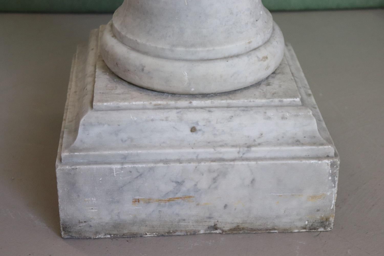 Hand-Carved Early 18th Century Italian Antique Hand Carved White Carrara Marble Font For Sale