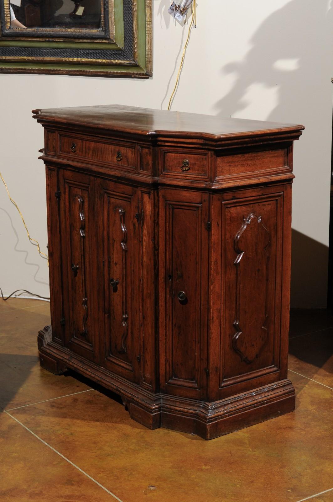 Early 18th Century Italian Baroque Walnut Credenza 5