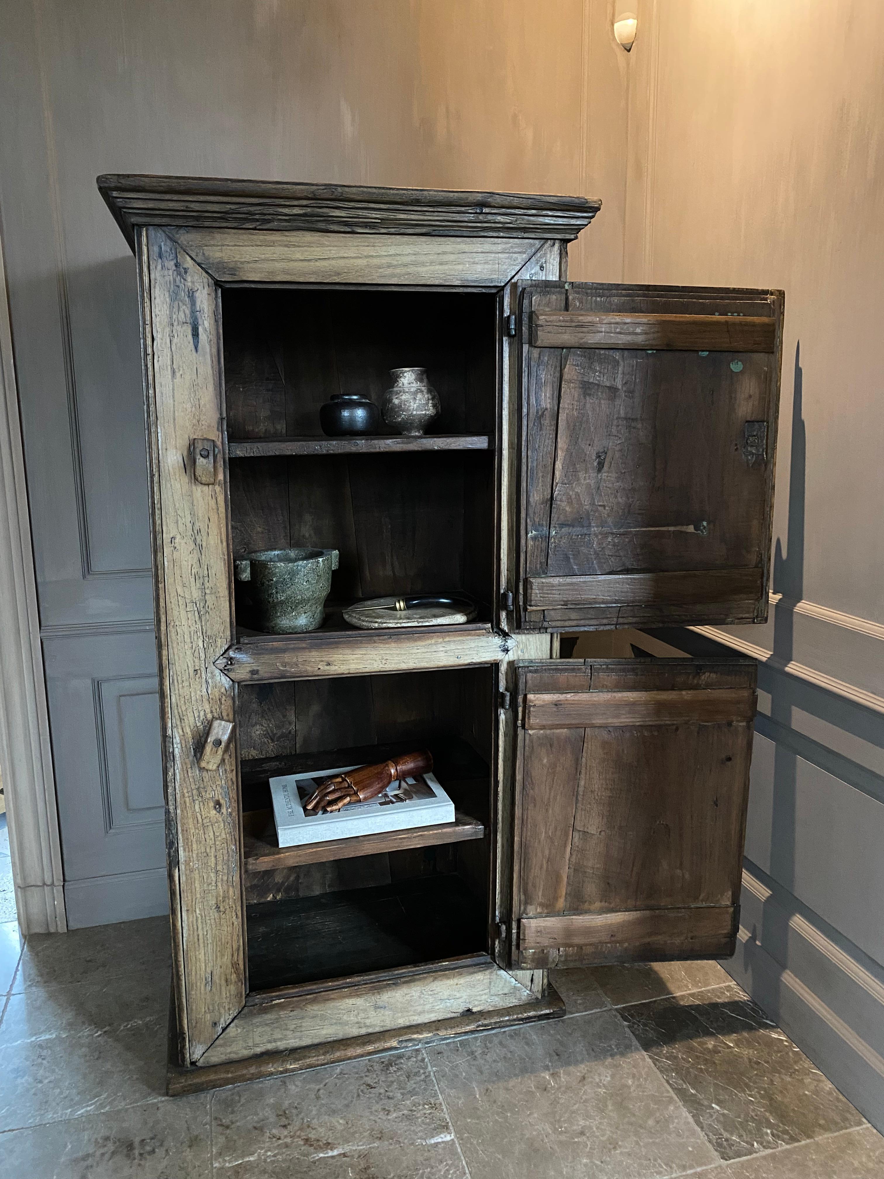 Early 18th Century Italian Cabinet For Sale 2