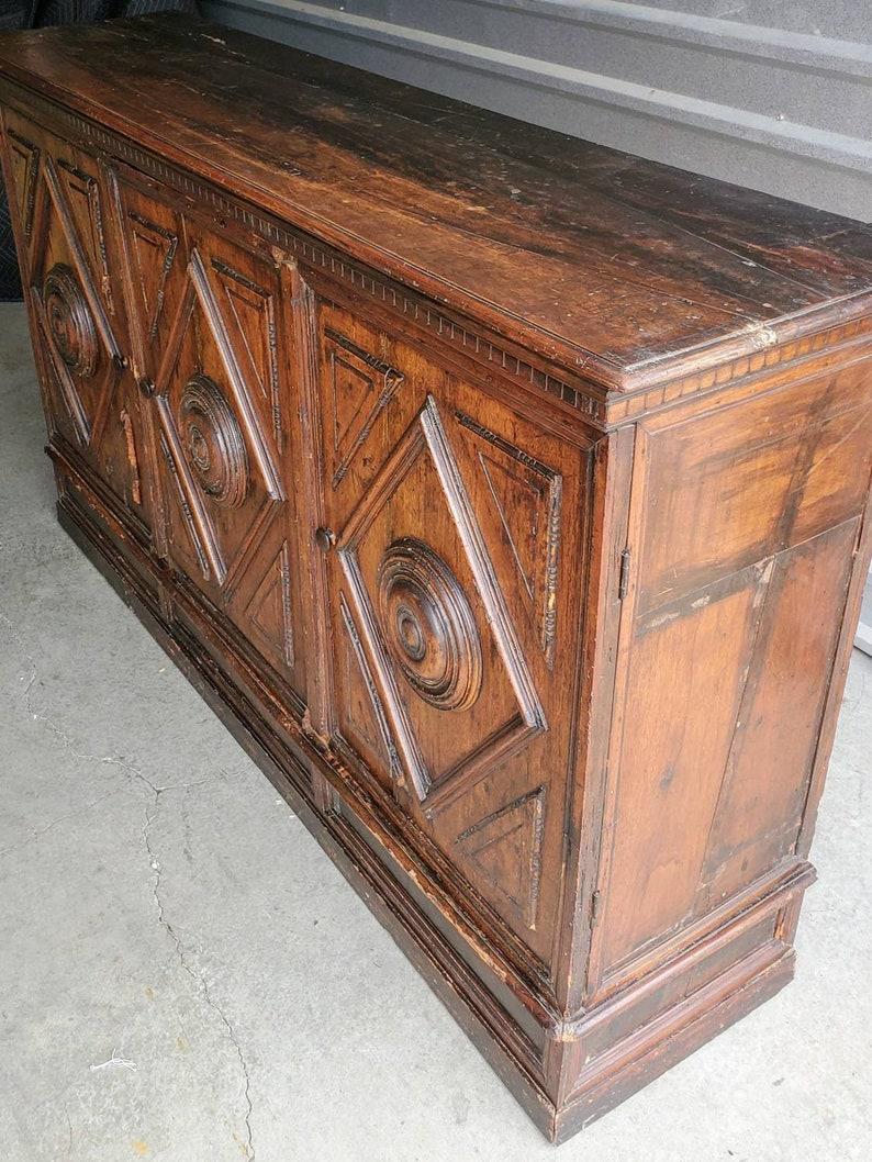 Hand-Carved Early 18th Century Italian Baroque Period Carved Walnut Sideboard Credenza  For Sale