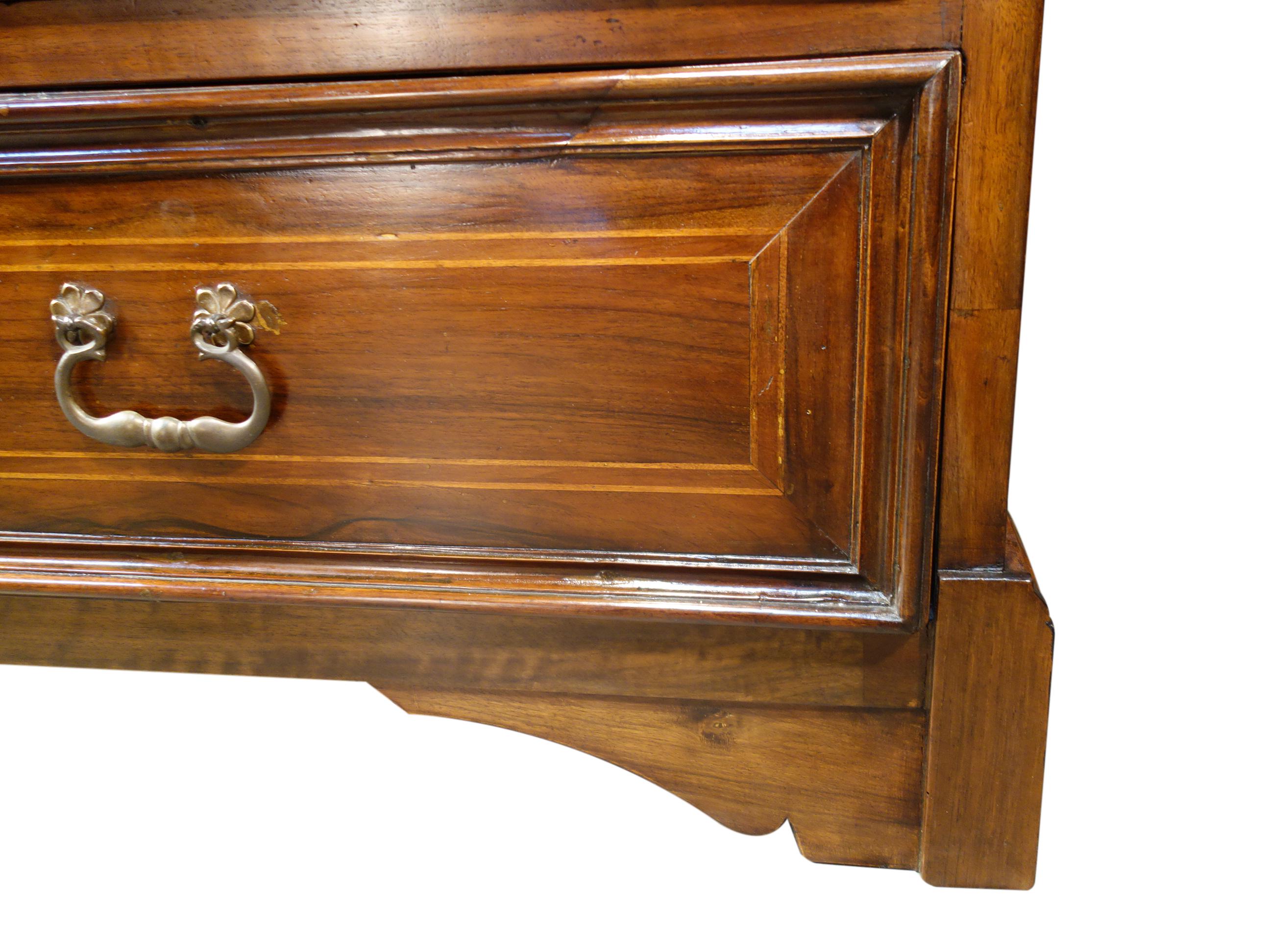 Early 18th Century Italian Louis XIV Walnut Dresser with Fruitwood Inlay & Brass For Sale 9