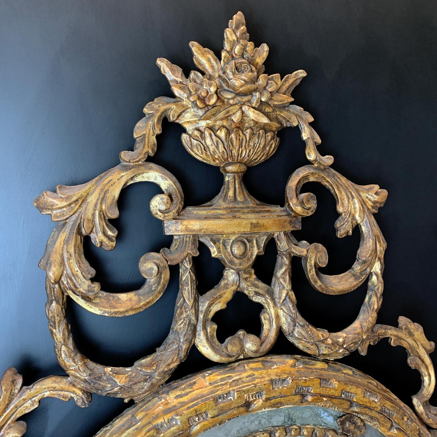 Baroque Early 18th Century Giltwood Italian Mirror For Sale