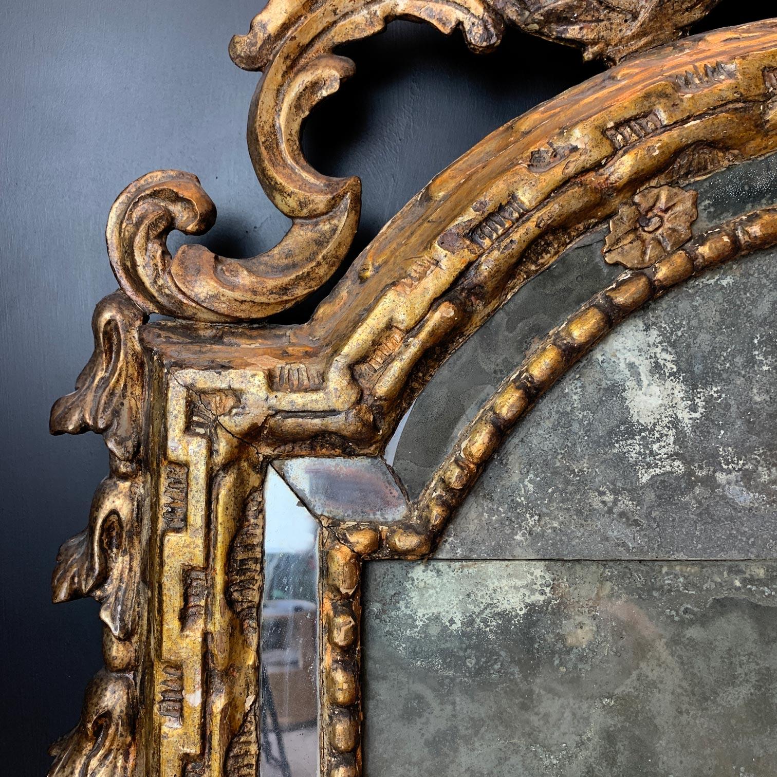 Gesso Early 18th Century Giltwood Italian Mirror For Sale
