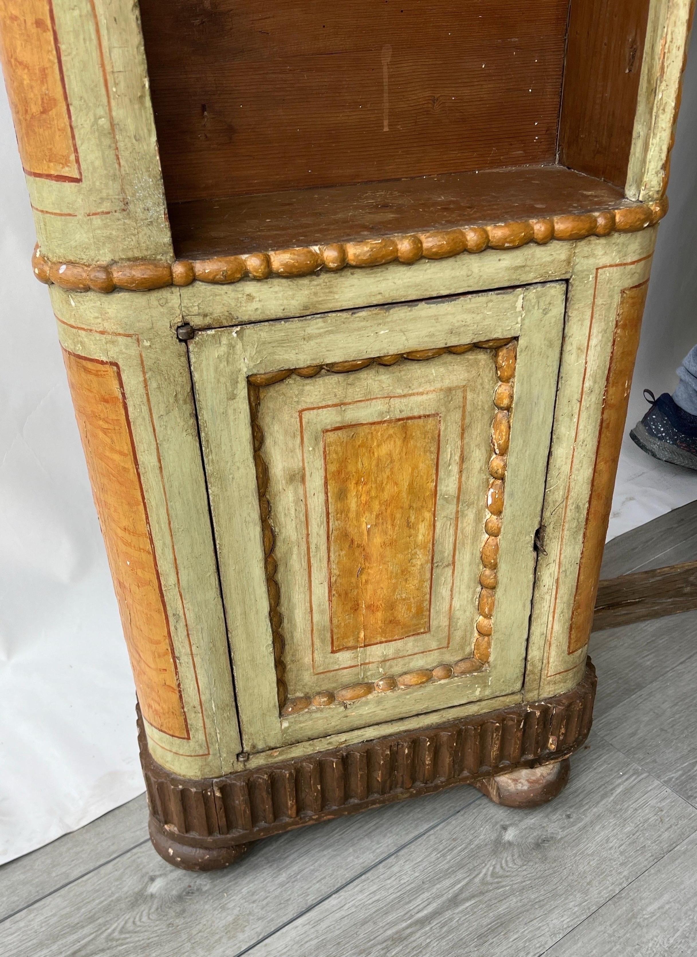 Early 18th century Italian or Gustavian paint decorated bookcase  For Sale 4