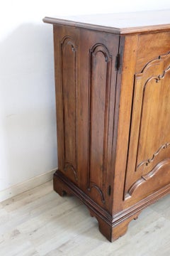 Early 18th Century Italian Rare Antique Sideboard in Solid Walnut