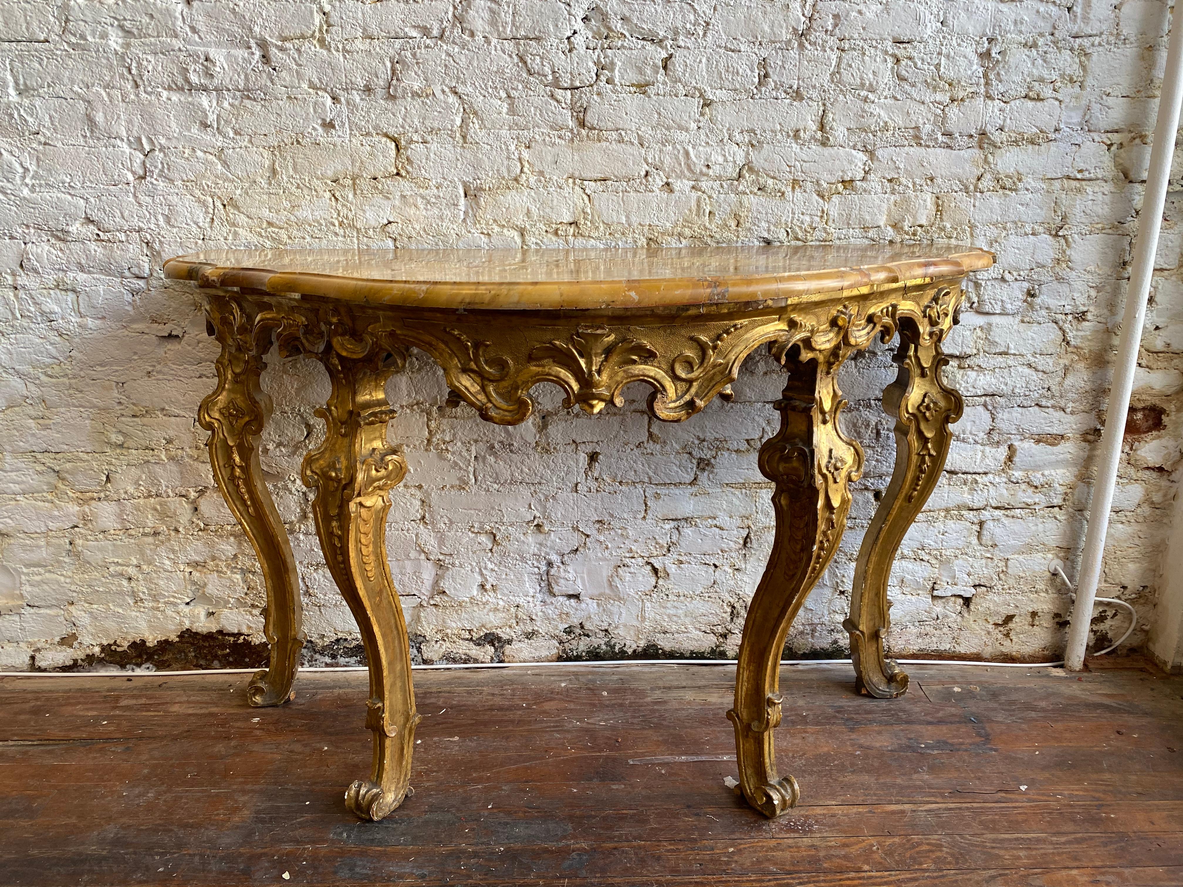 Early 18th Century Italian Rococo Giltwood Console with Siena Marble Top In Good Condition For Sale In Charleston, SC