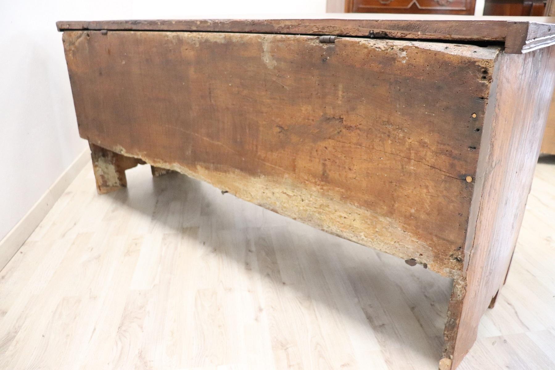 Early 18th Century Italian Solid Walnut Wood Blanket Chest 9