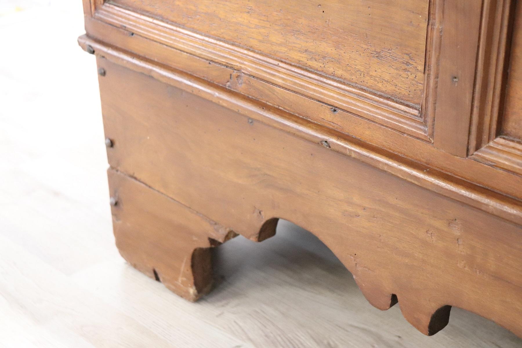 Early 18th Century Italian Solid Walnut Wood Blanket Chest 5