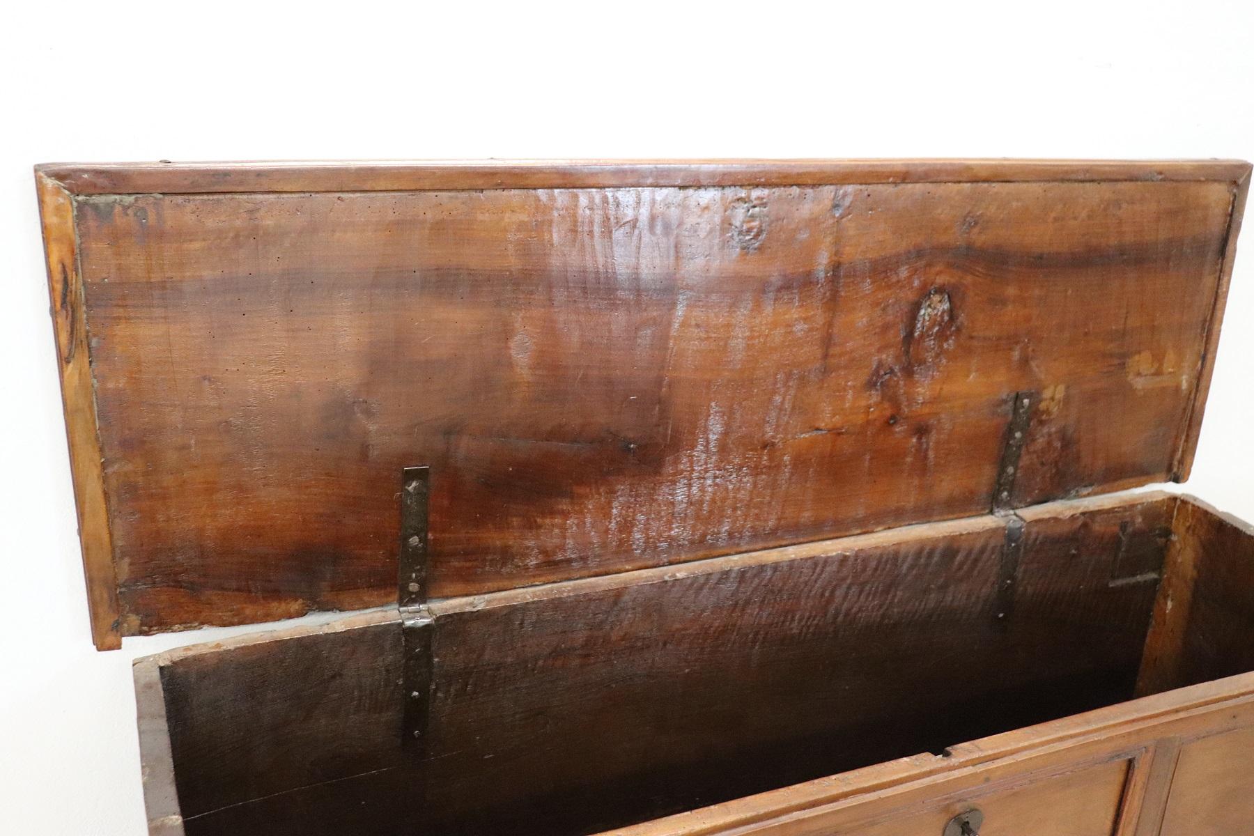 Early 18th Century Italian Solid Walnut Wood Blanket Chest 6