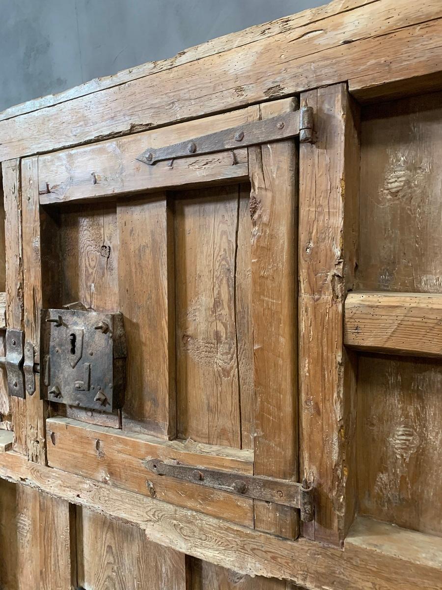 Early 18th Century Italian Stabledoor For Sale 11