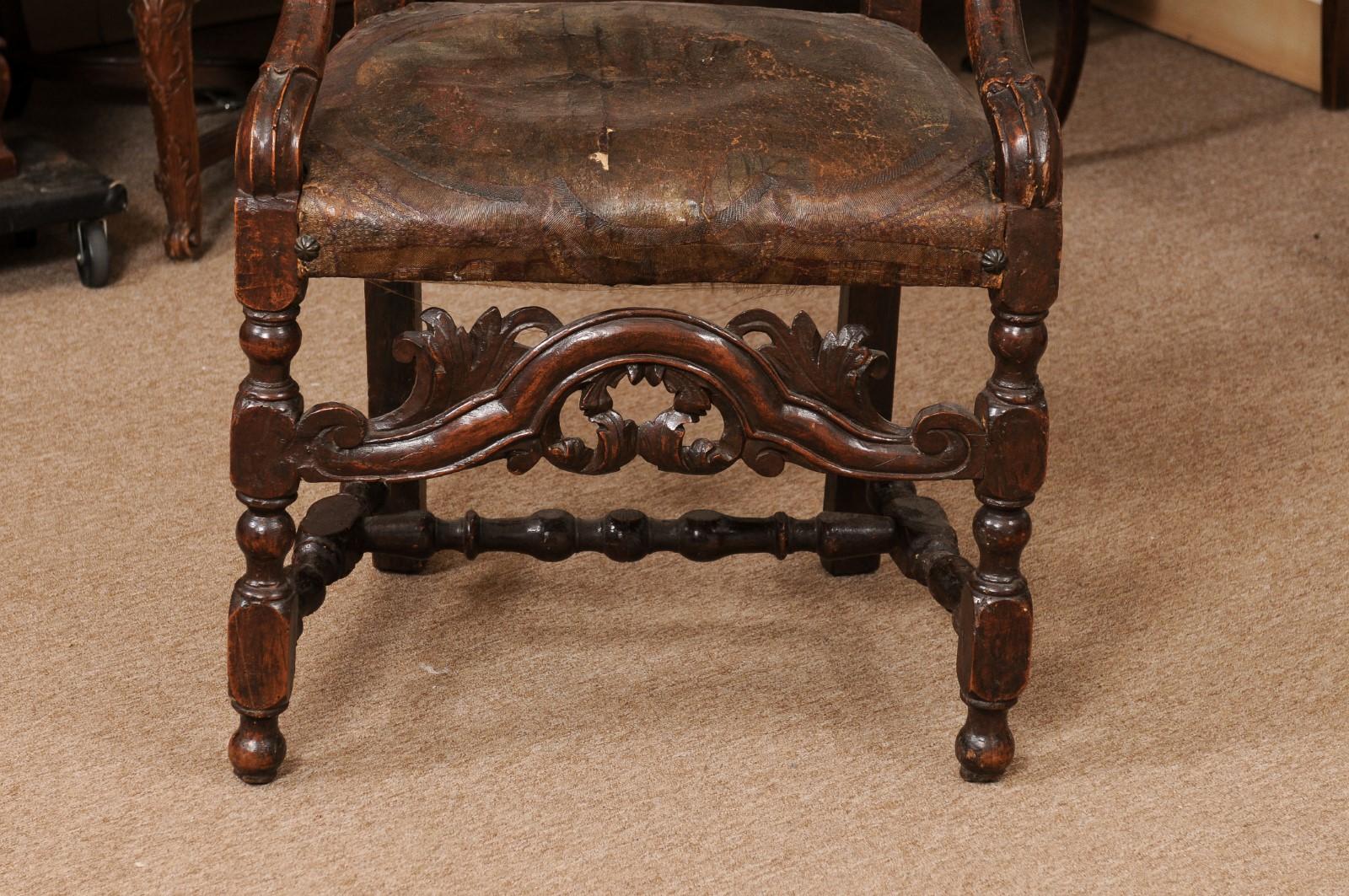 Early 18th Century Italian Venetian Walnut Armchair For Sale 3