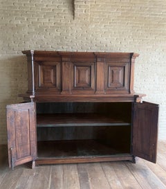 early 18th century Italian walnut sarcrity credenza cupboard