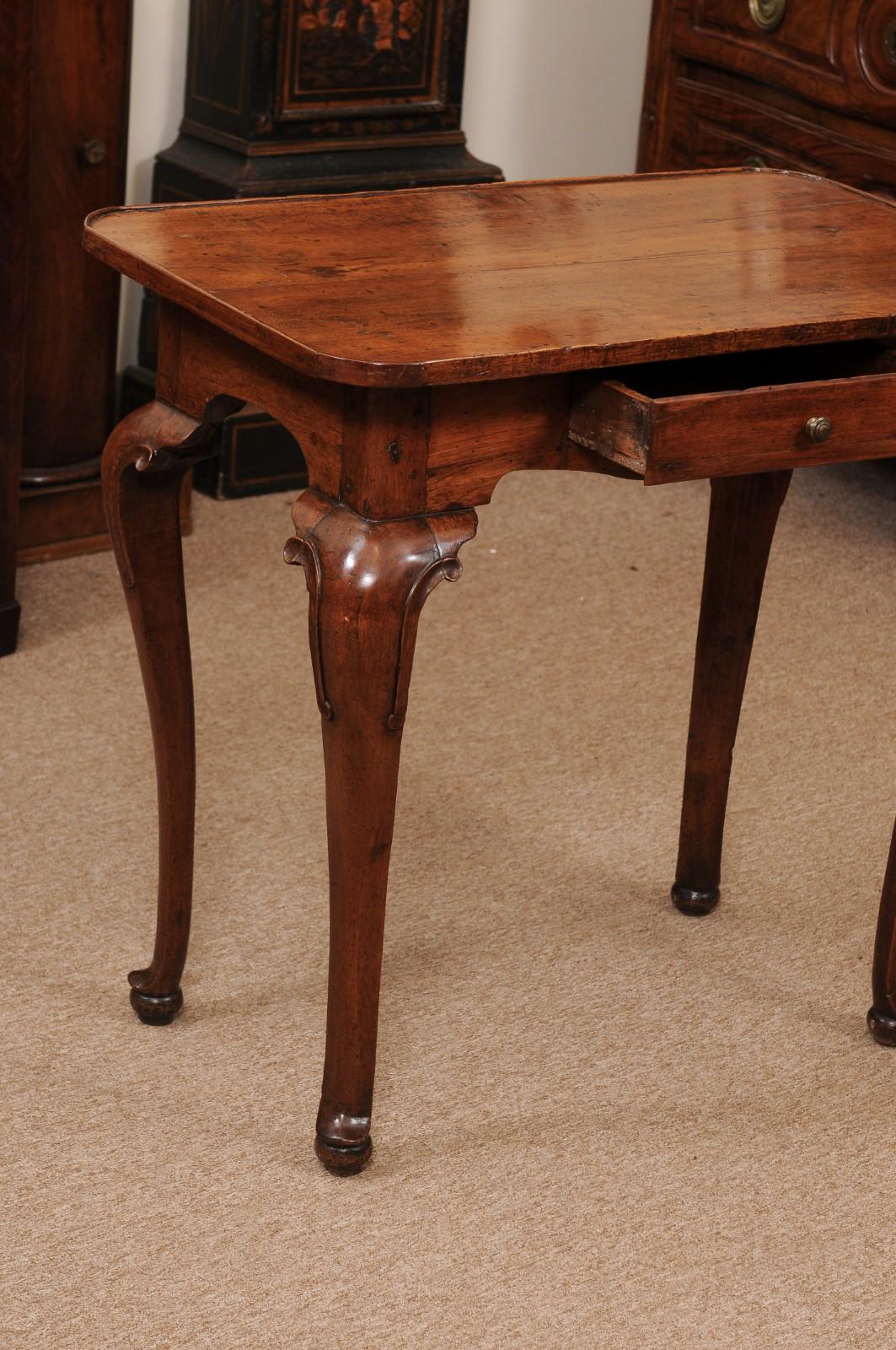 18th Century and Earlier Early 18th Century Italian Walnut Side Table with Tray Top, Drawer, Cabriole Leg For Sale