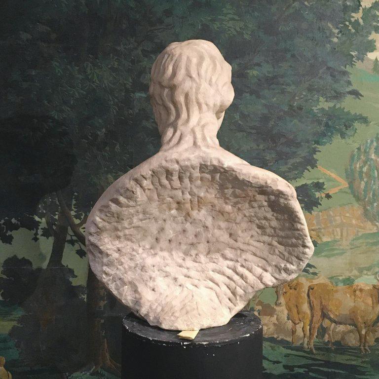 Early 18th Century Italian White Marble Bust Depicting a Man In Good Condition In Firenze, Tuscany
