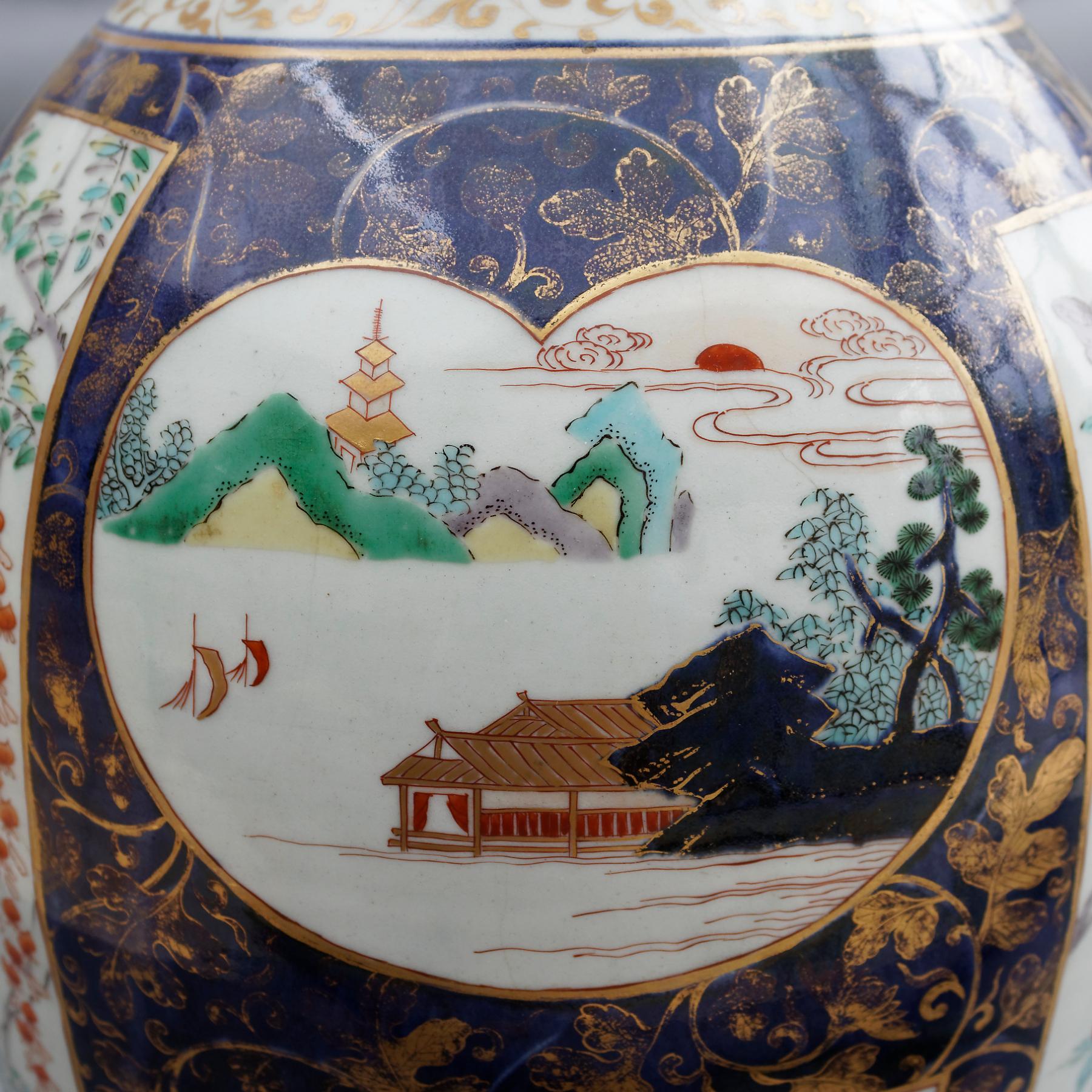 Japonais Vase Imari japonais du début du XVIIIe siècle en vente