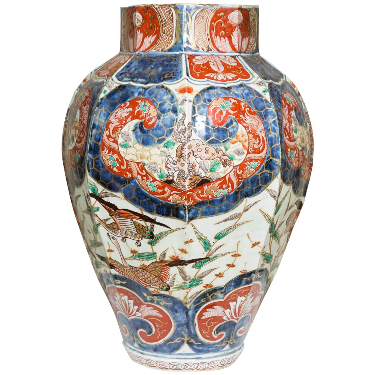 Early 18th Century Japanese Octagonal Imari Vase For Sale