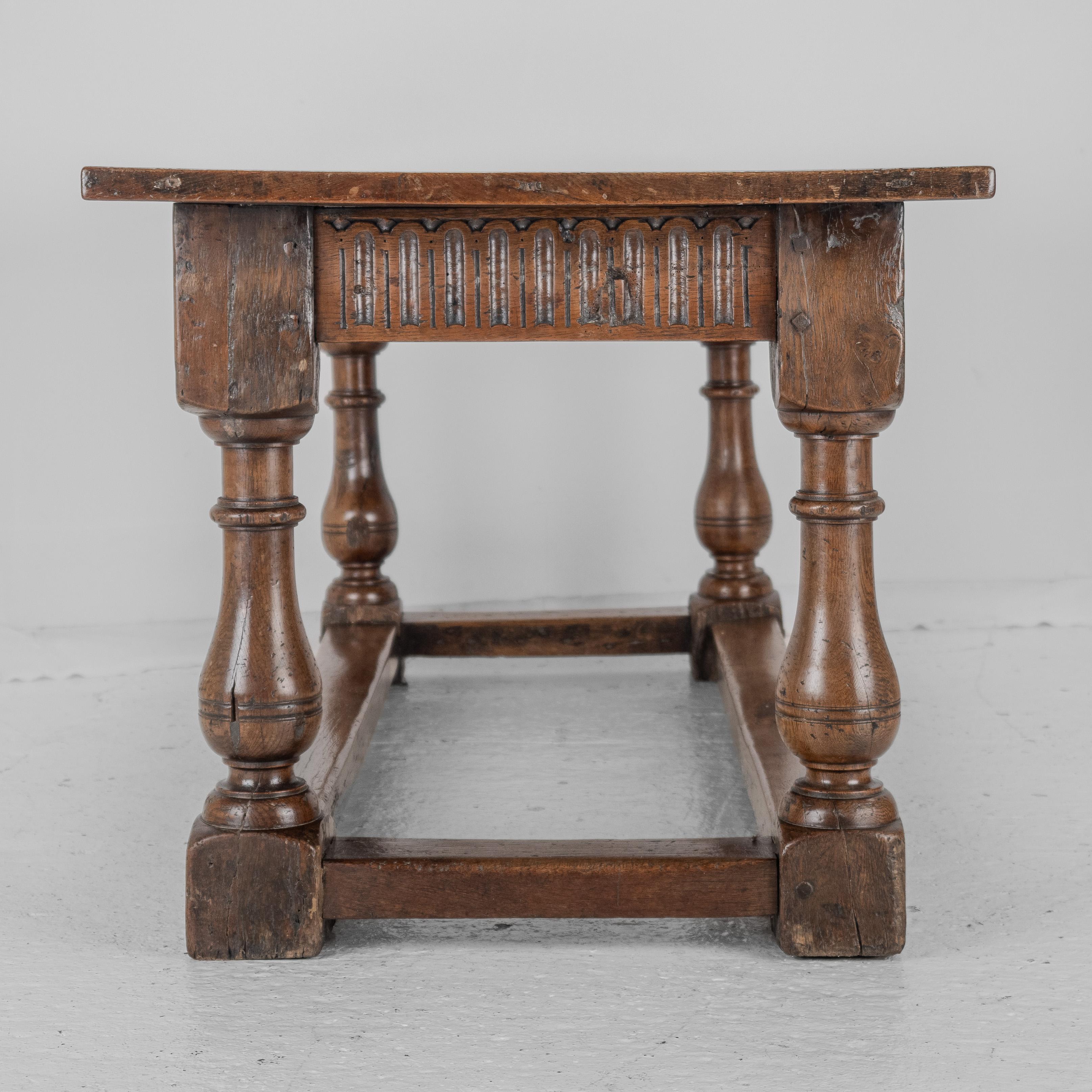 Early 18th Century Joined Oak Refectory Table — 6 ft / 183 cm c.1700s, Solid Oak For Sale 4