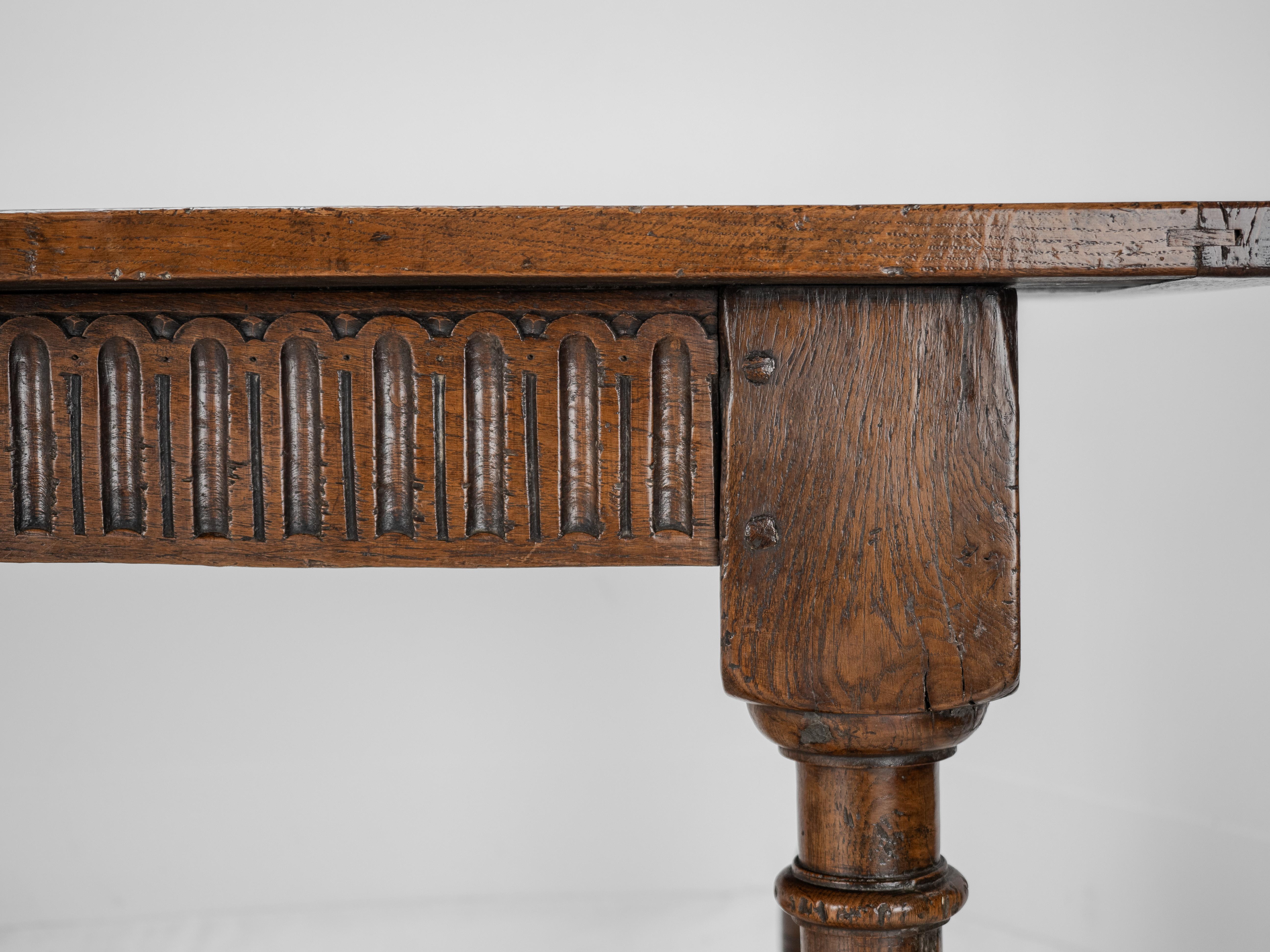 Early 18th Century Joined Oak Refectory Table — 6 ft / 183 cm c.1700s, Solid Oak For Sale 6