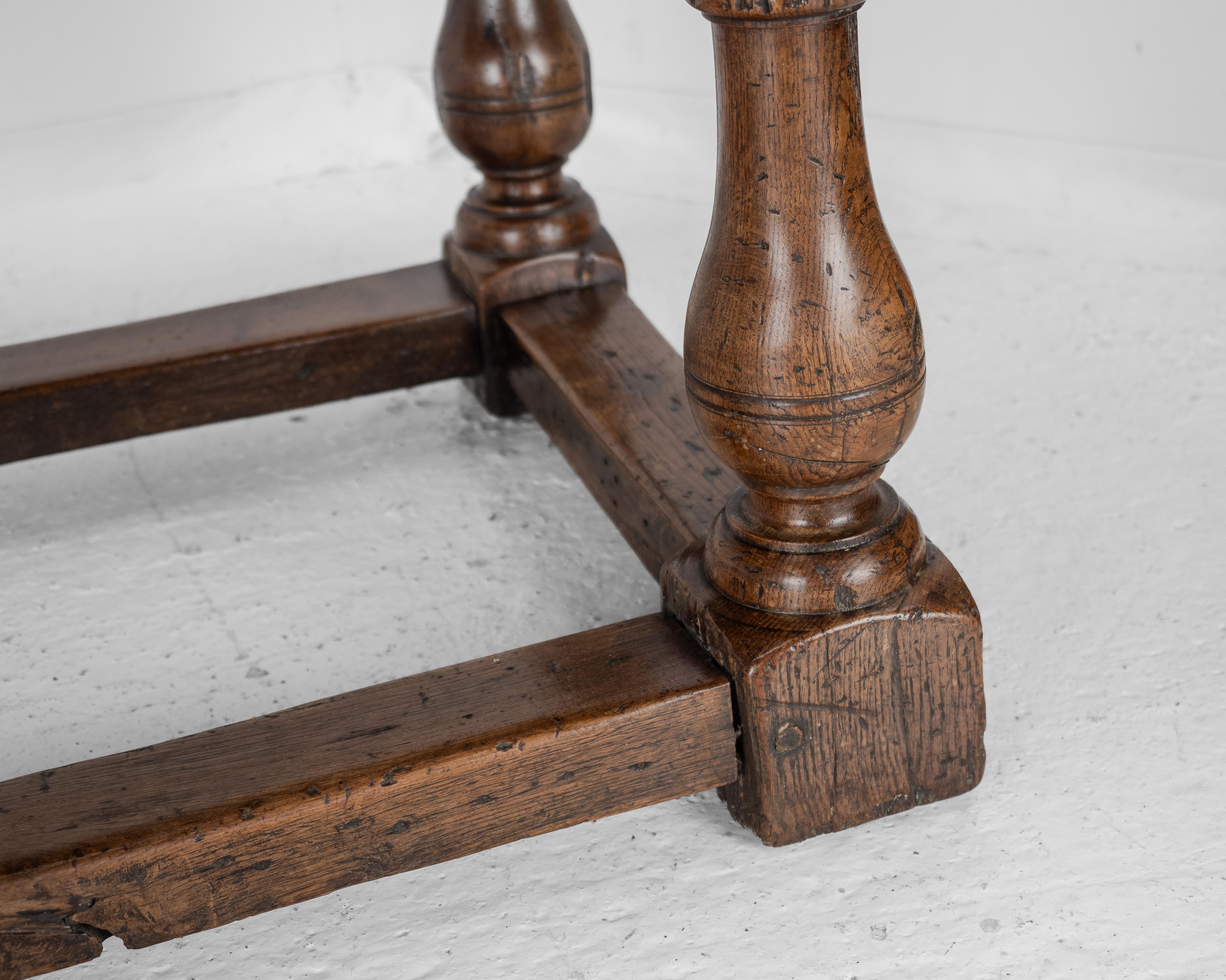 Early 18th Century Joined Oak Refectory Table — 6 ft / 183 cm c.1700s, Solid Oak For Sale 7