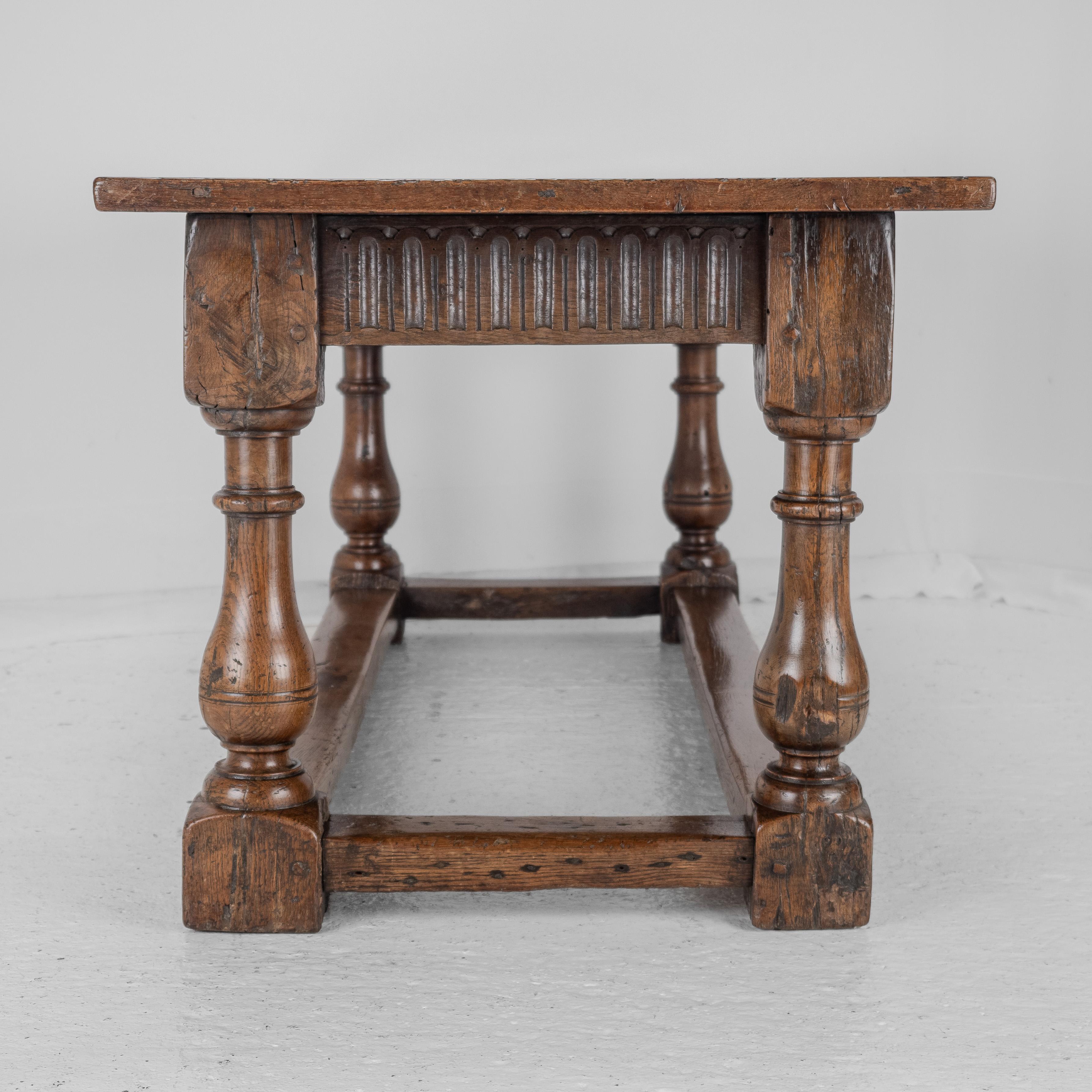 Early 18th Century Joined Oak Refectory Table — 6 ft / 183 cm c.1700s, Solid Oak For Sale 10