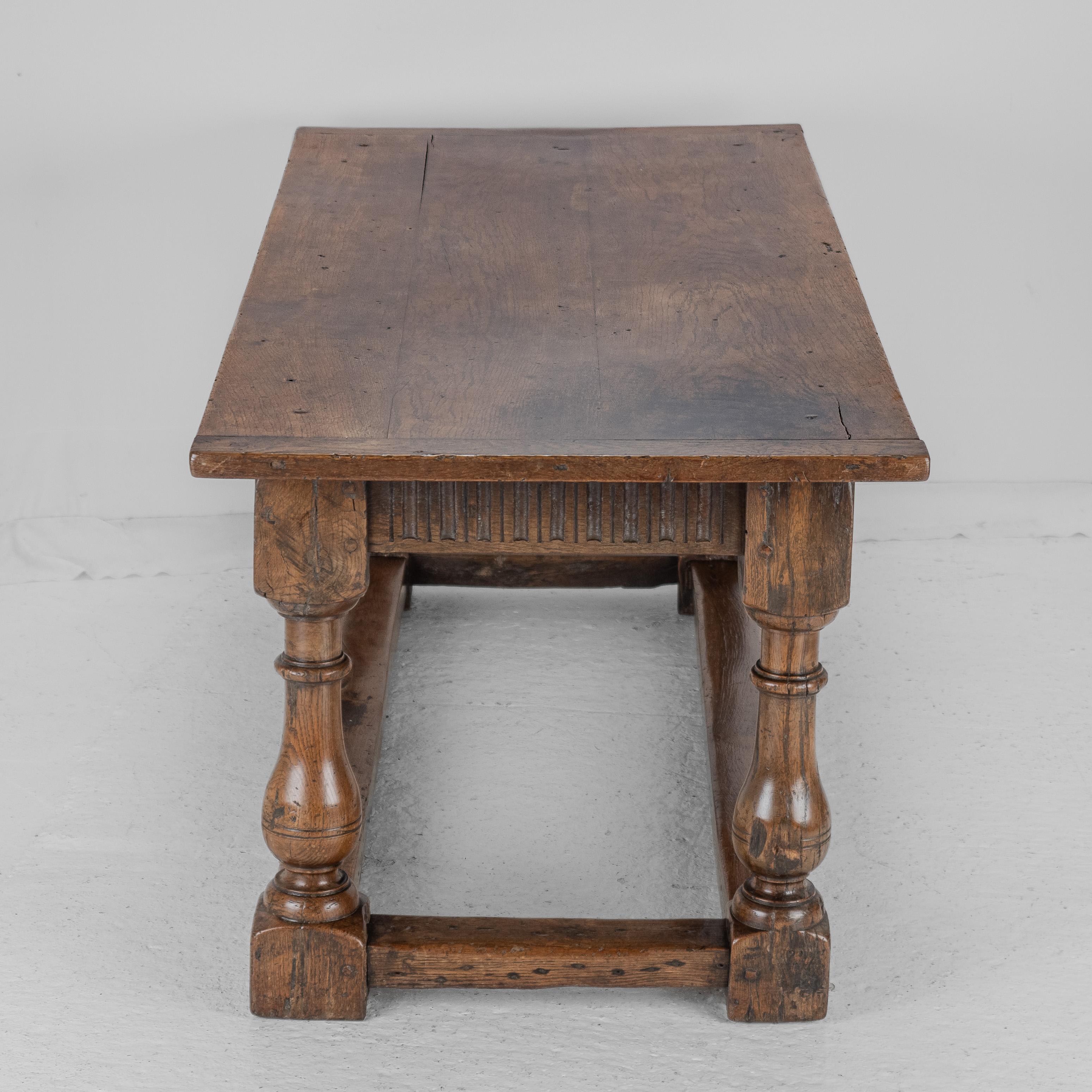 English Early 18th Century Joined Oak Refectory Table — 6 ft / 183 cm c.1700s, Solid Oak For Sale