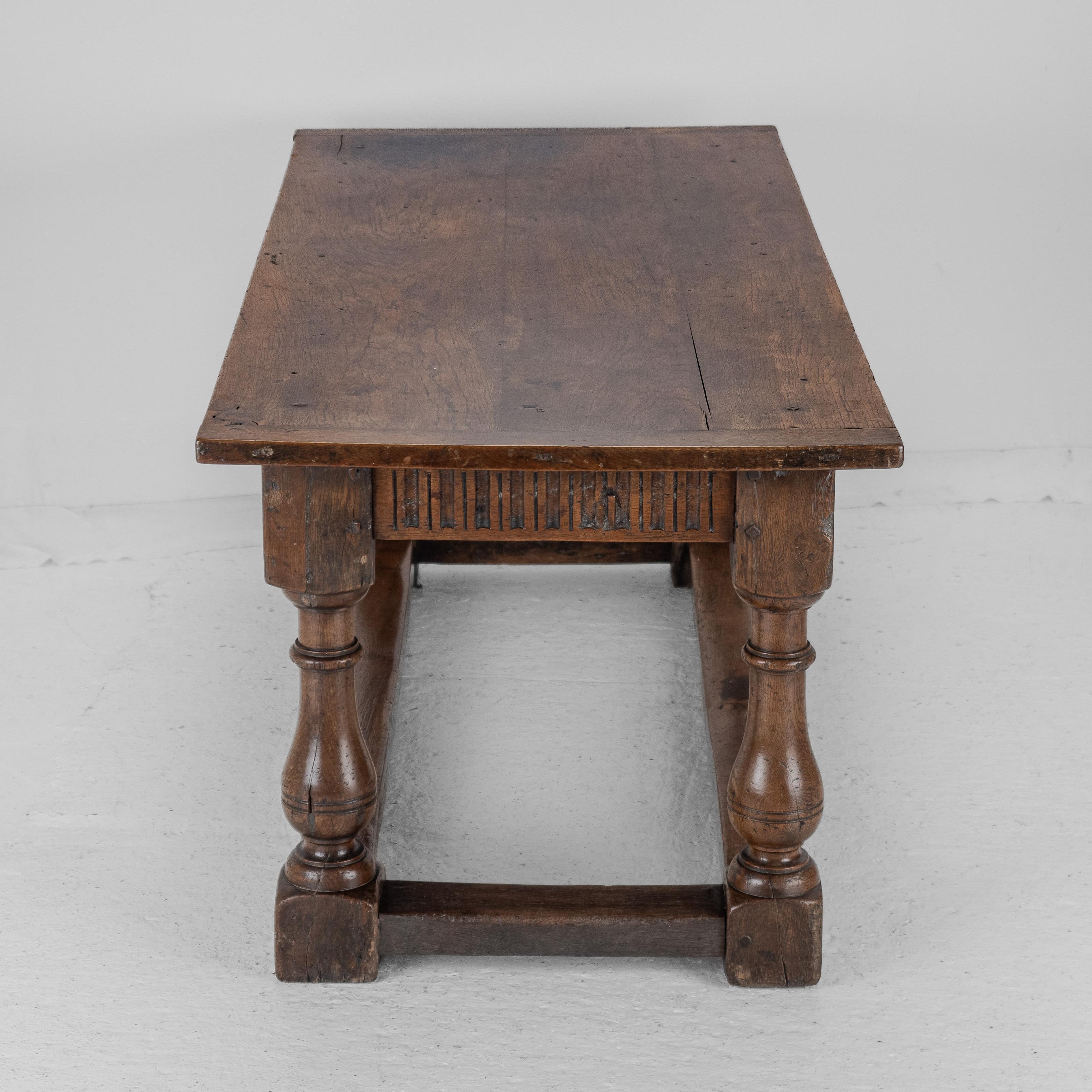 Early 18th Century Joined Oak Refectory Table — 6 ft / 183 cm c.1700s, Solid Oak For Sale 2