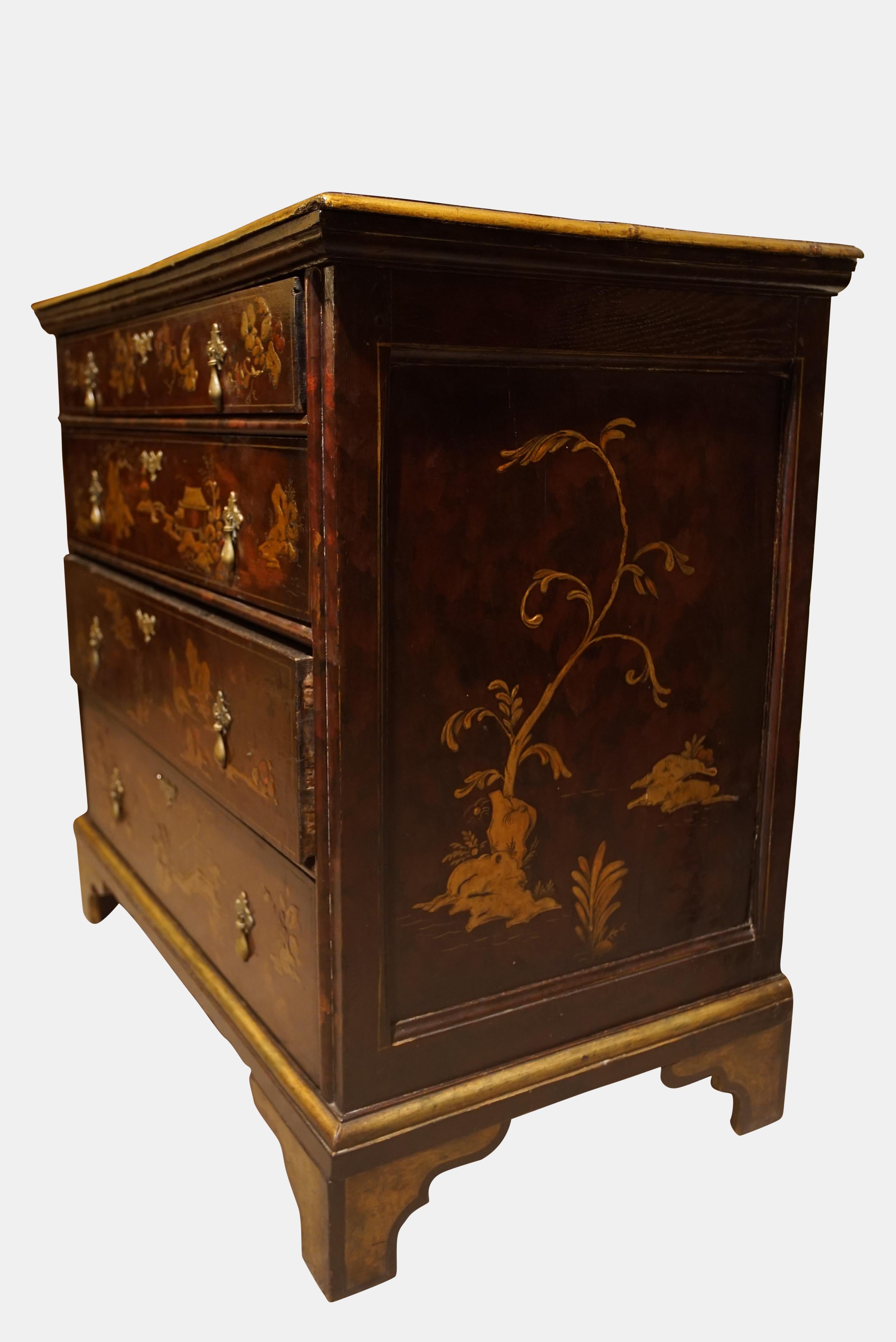 Early 18th Century Lacquered Oak Chest of Drawers In Good Condition In Salisbury, GB