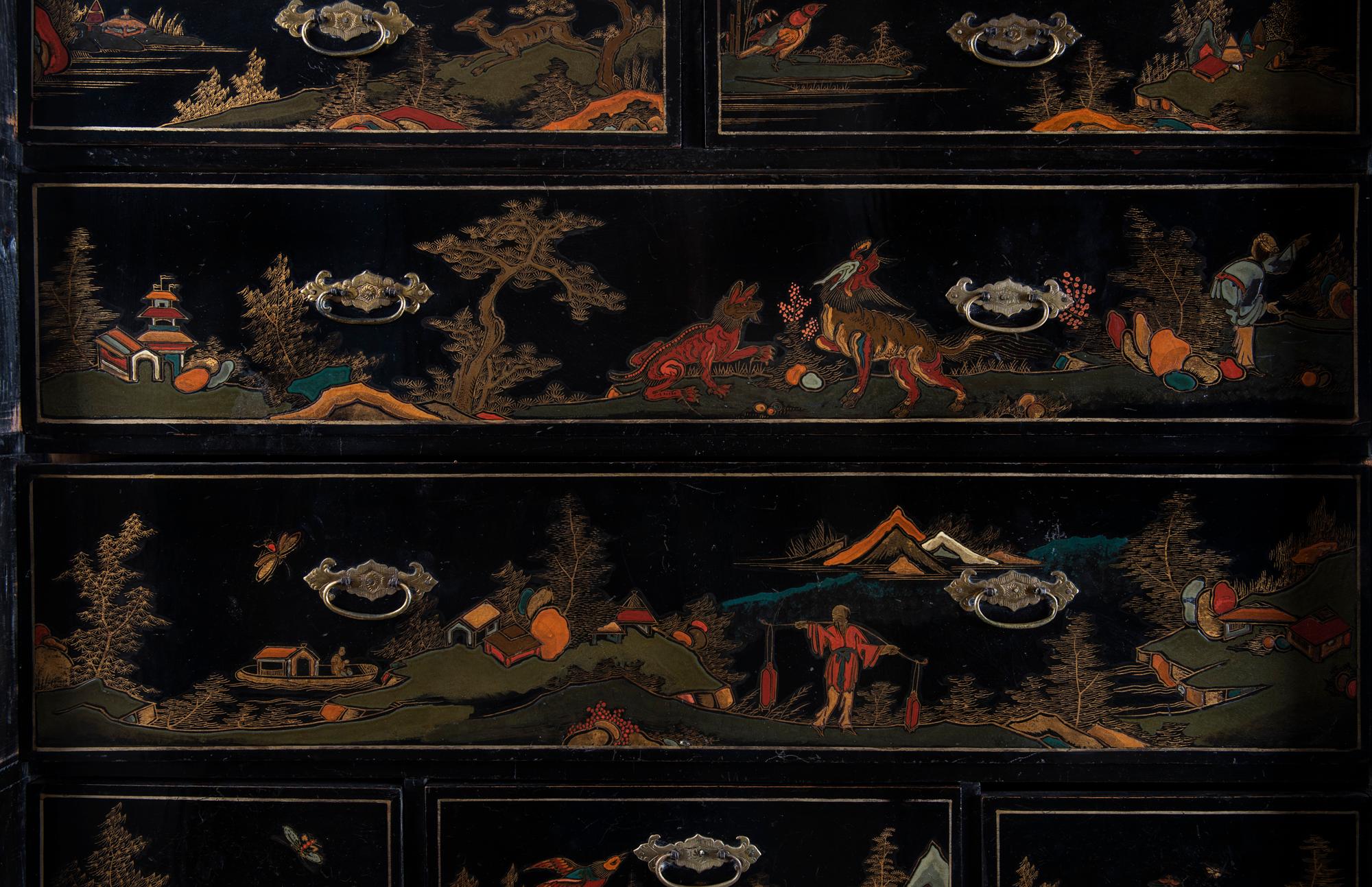 A Late 18th to Early 19th Century Large Chinoiserie Black Lacquer Cabinet For Sale 2