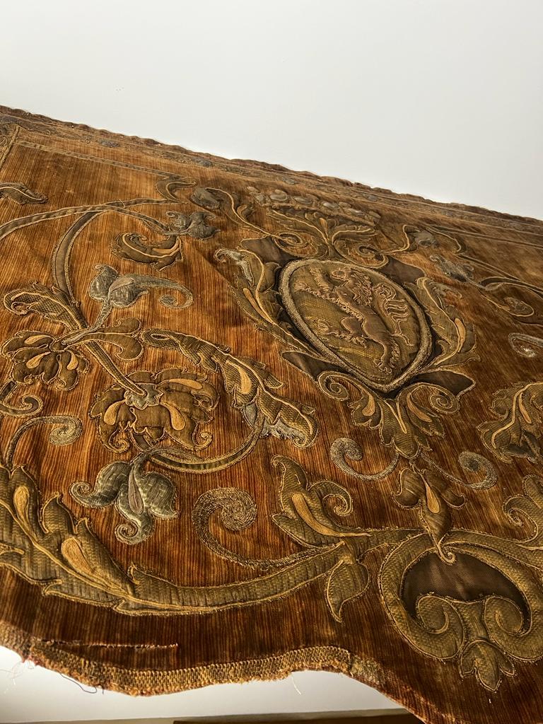 Großer, seltener venezianischer Valance-/Wandbehang des Heiligen Peter aus dem frühen 18. Jahrhundert im Angebot 4