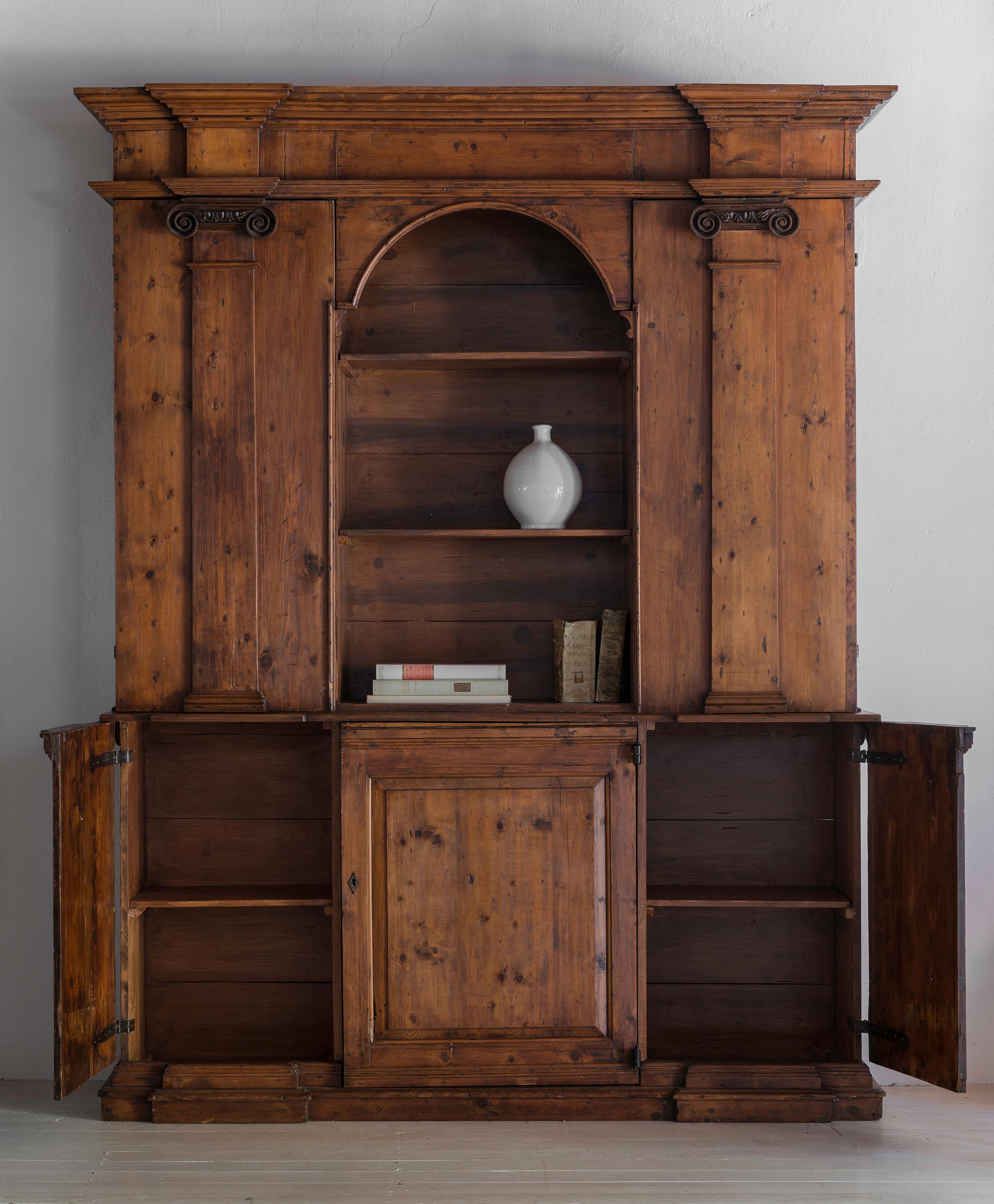 Barocco Biblioteca o buffet dell'inizio del XVIII secolo, Toscana o Umbria in vendita