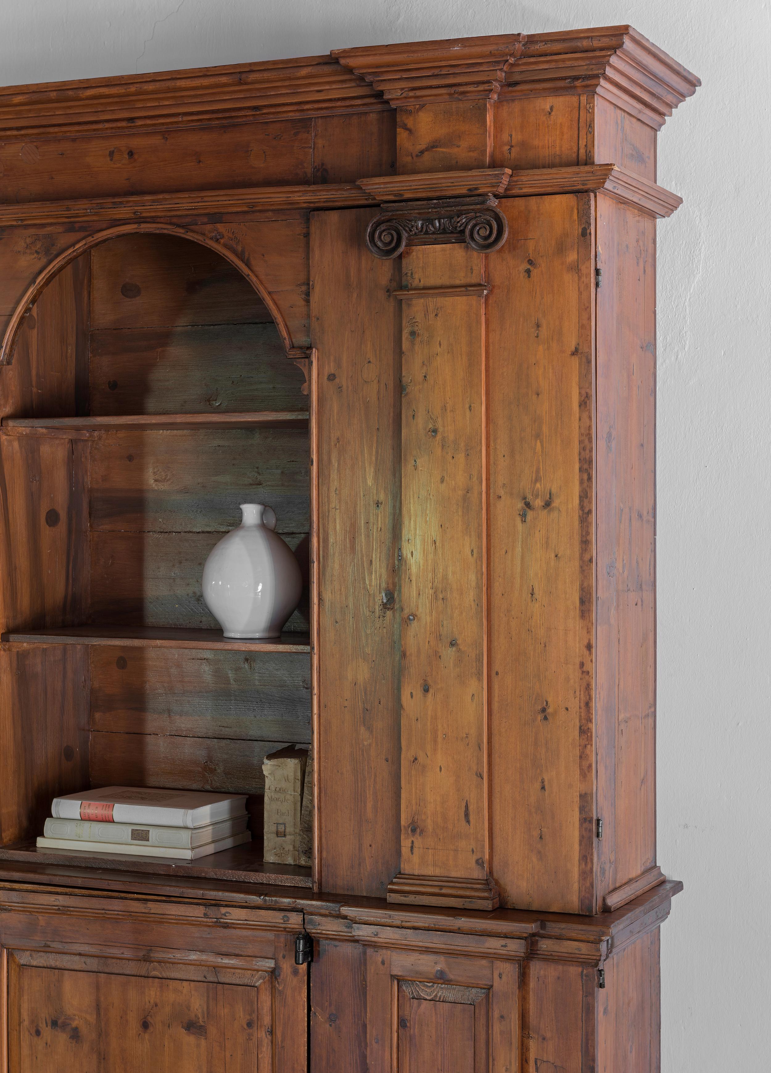 Mordenzato Biblioteca o buffet dell'inizio del XVIII secolo, Toscana o Umbria in vendita