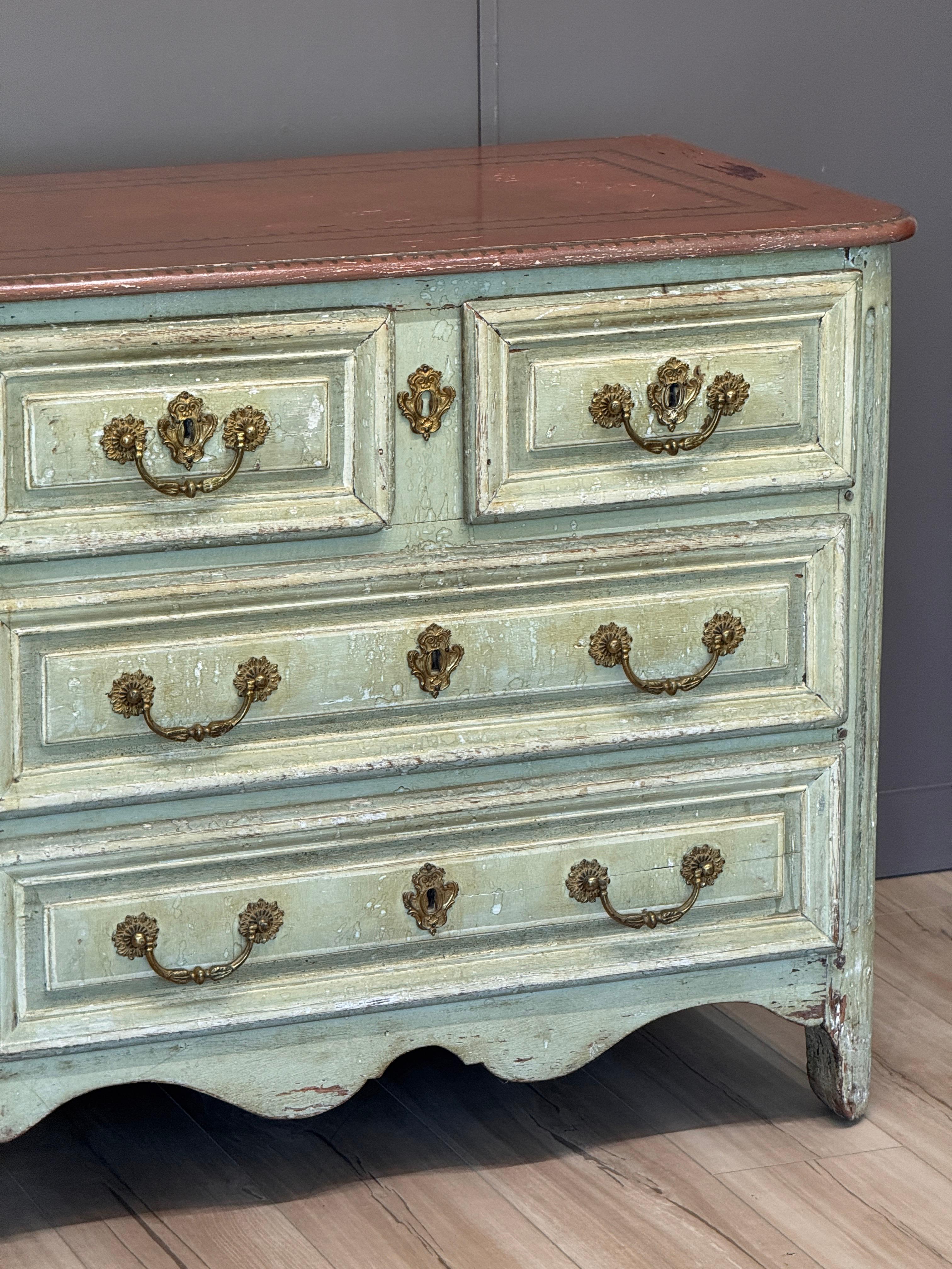 Early 18th Century Louis XV Provincial Painted Commode In Good Condition For Sale In Charlottesville, VA