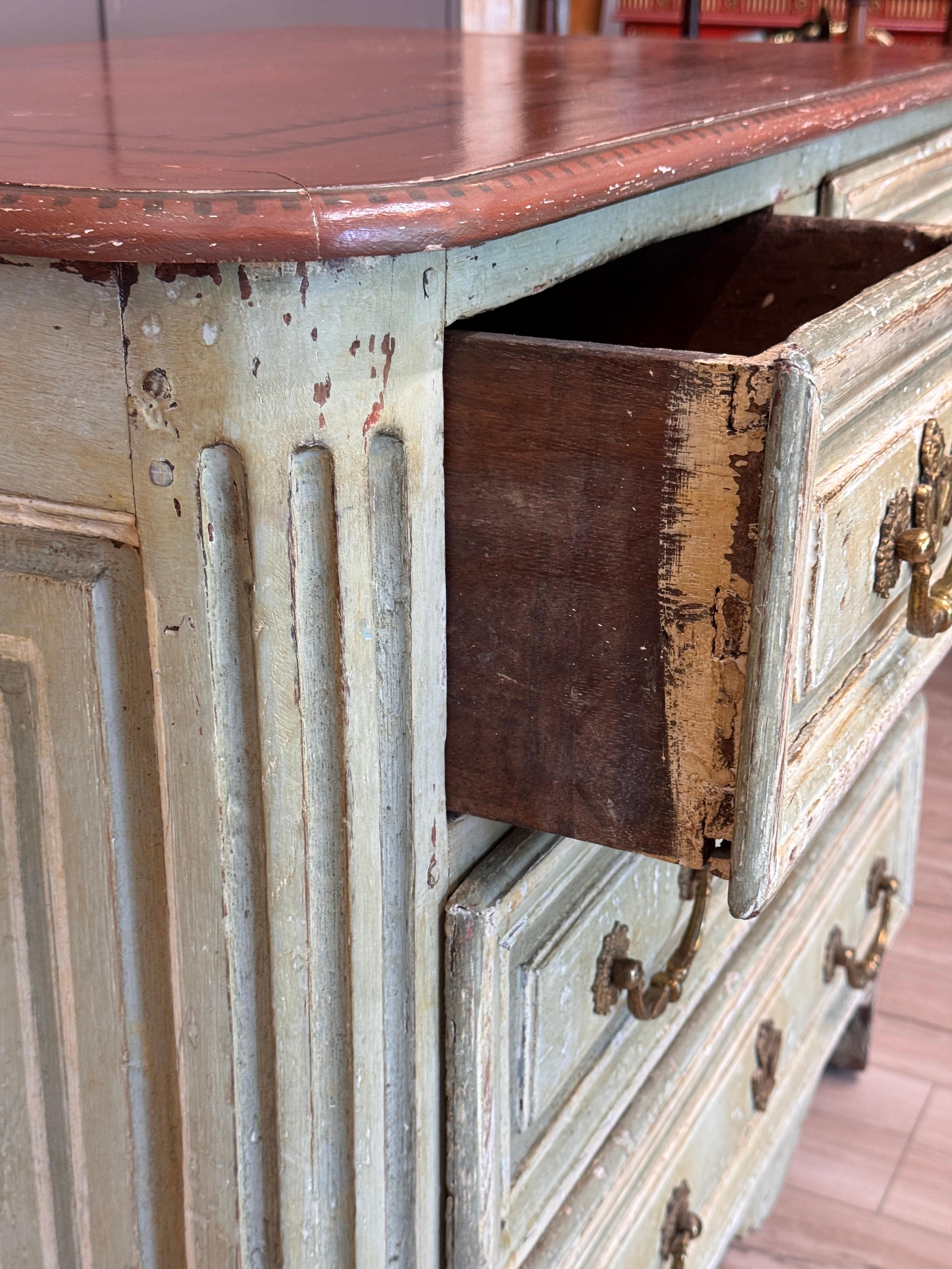 Early 18th Century Louis XV Provincial Painted Commode For Sale 2