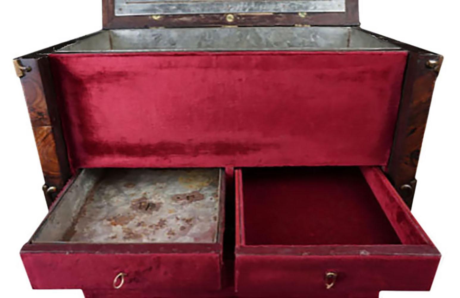 Early 18th Century Louis XVI Kingwood Small Chest For Sale 2