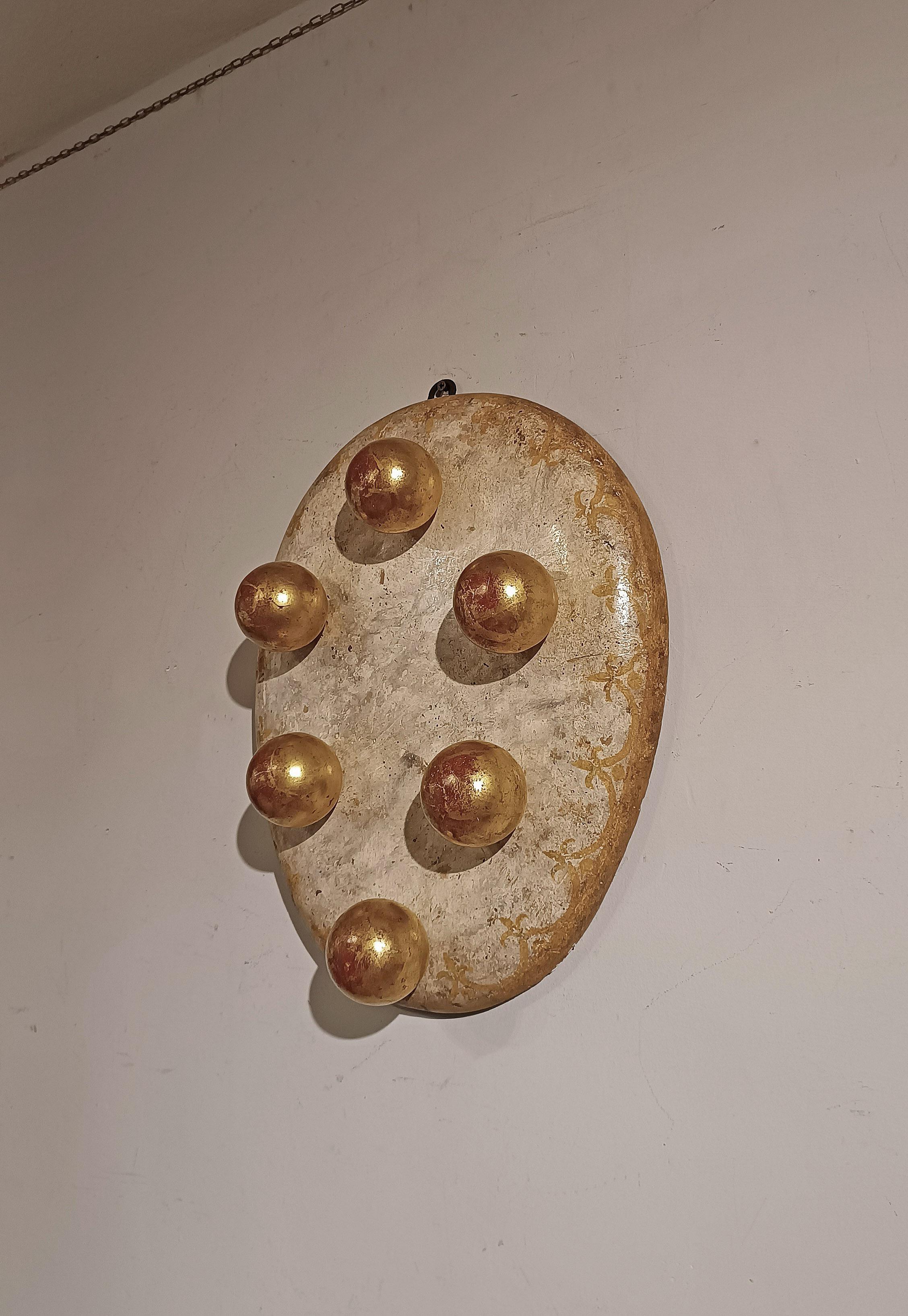 ESCUDO MEDICO DEL SIGLO XVIII EN MADERA PINTADA Italian en venta