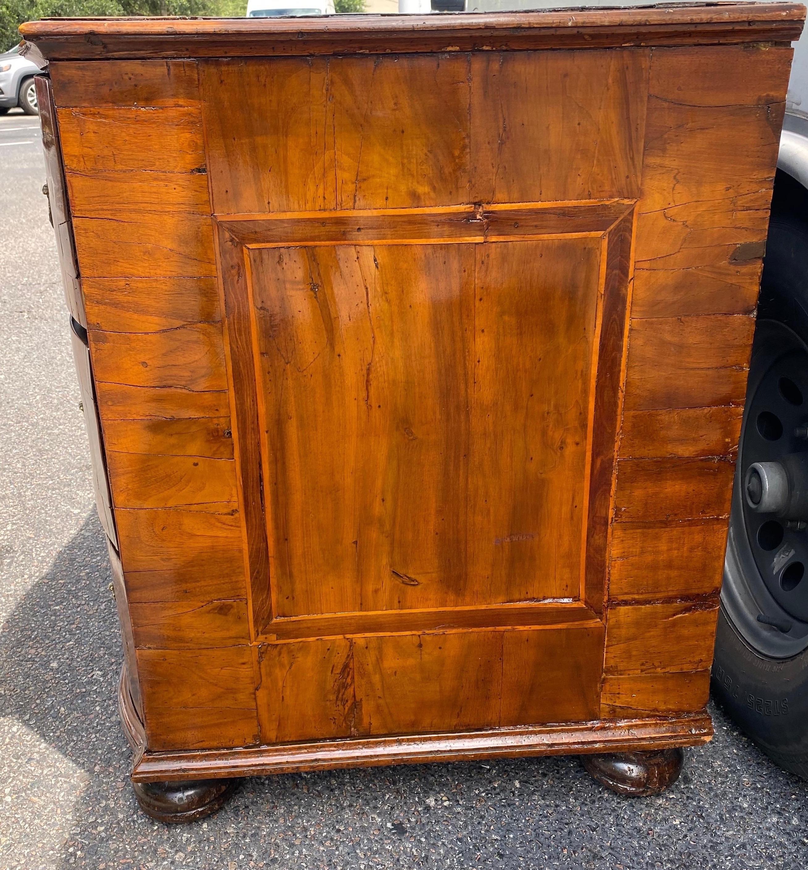 Baroque Early 18th Century Northern Italian 3-Drawer Walnut Commode For Sale