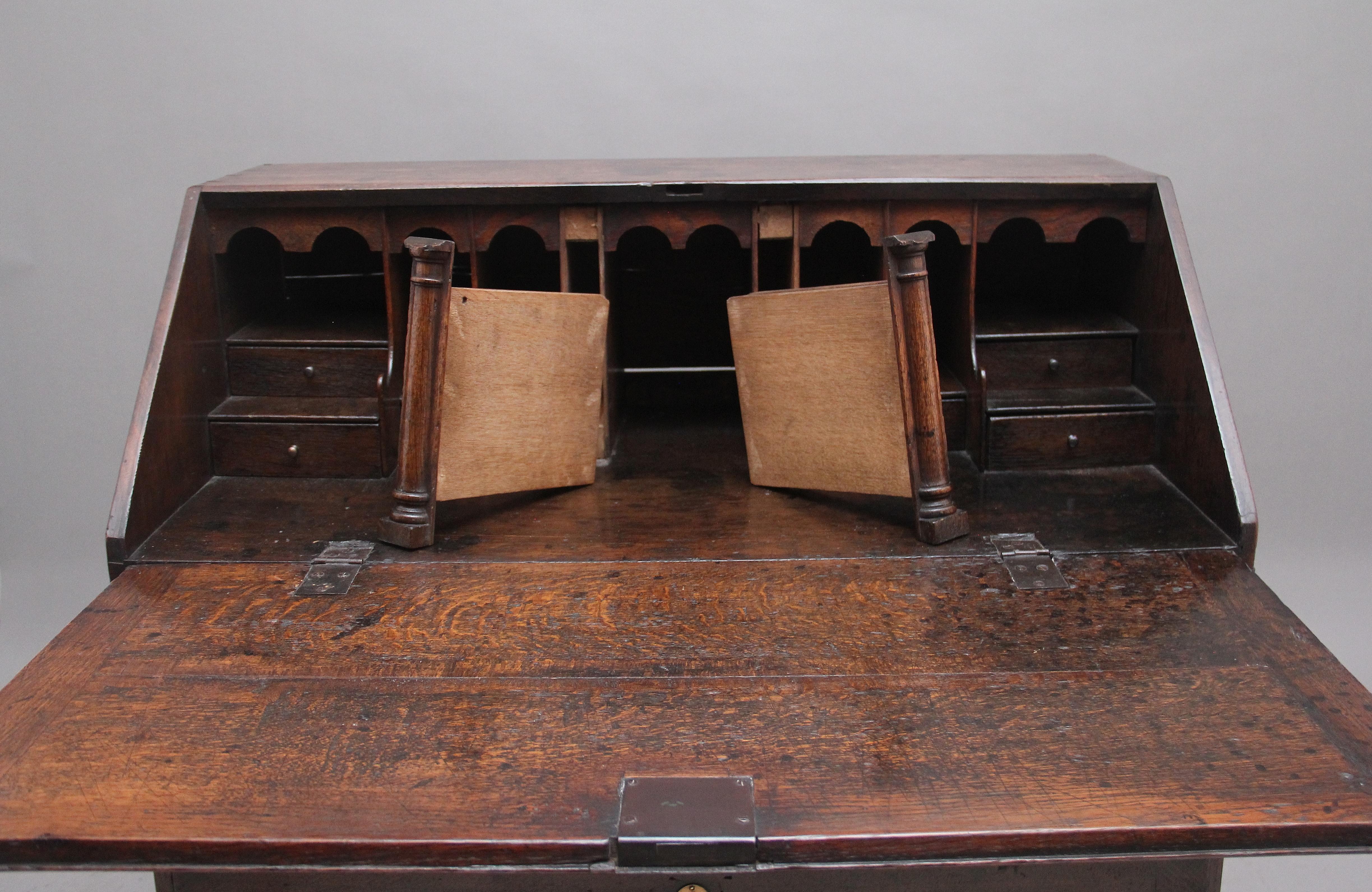 Early 18th Century Oak Bureau In Good Condition For Sale In Martlesham, GB