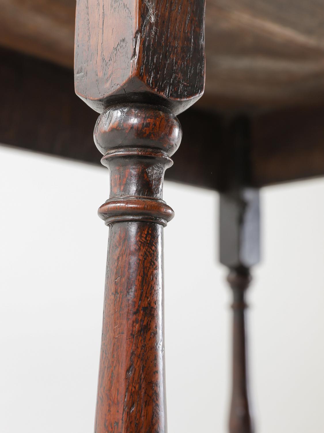 Early 18th Century Oak Centre Table with Turned Legs 9