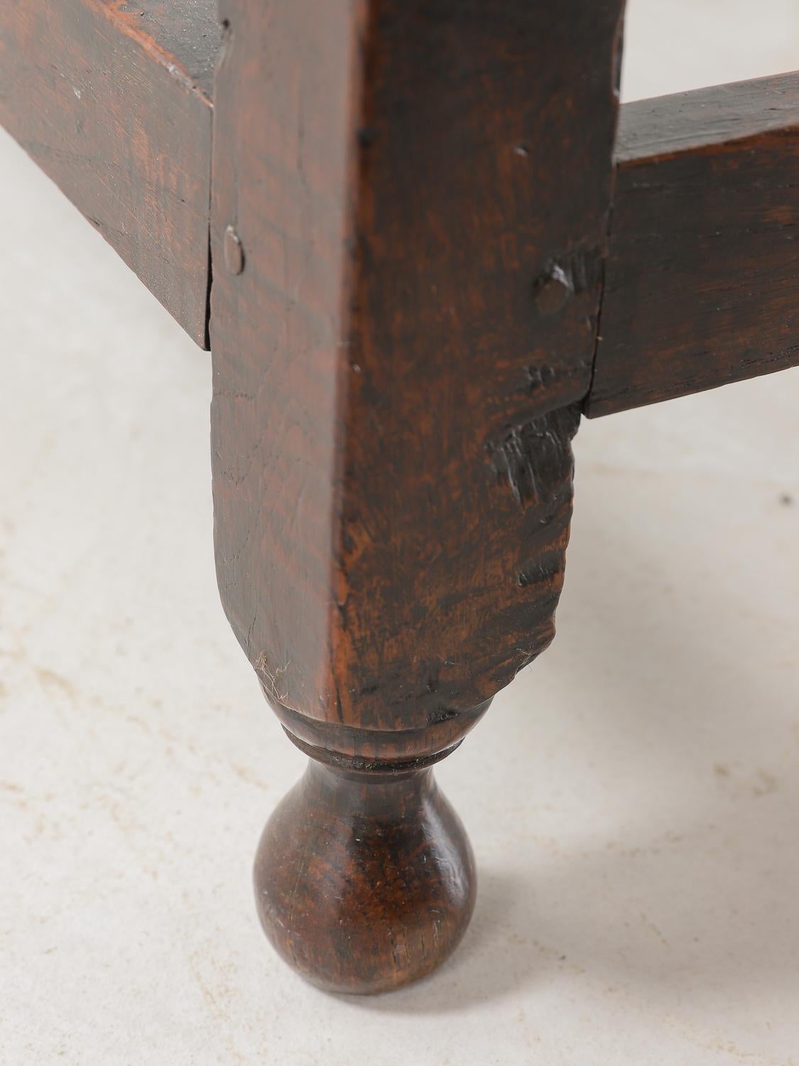 Early 18th Century Oak Centre Table with Turned Legs 10