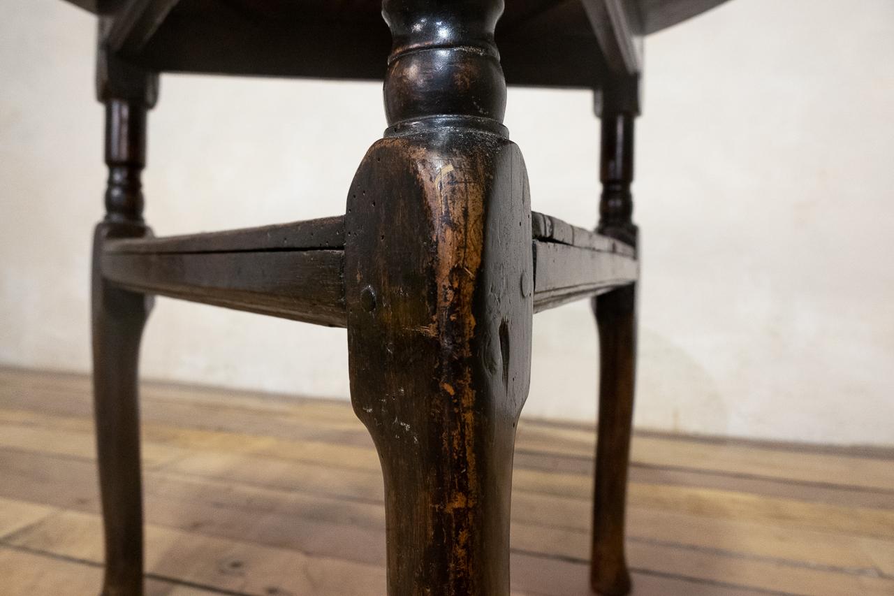 Cricket-Tisch aus Eiche im Landhausstil aus dem 18. Jahrhundert, zweistufig im Angebot 5