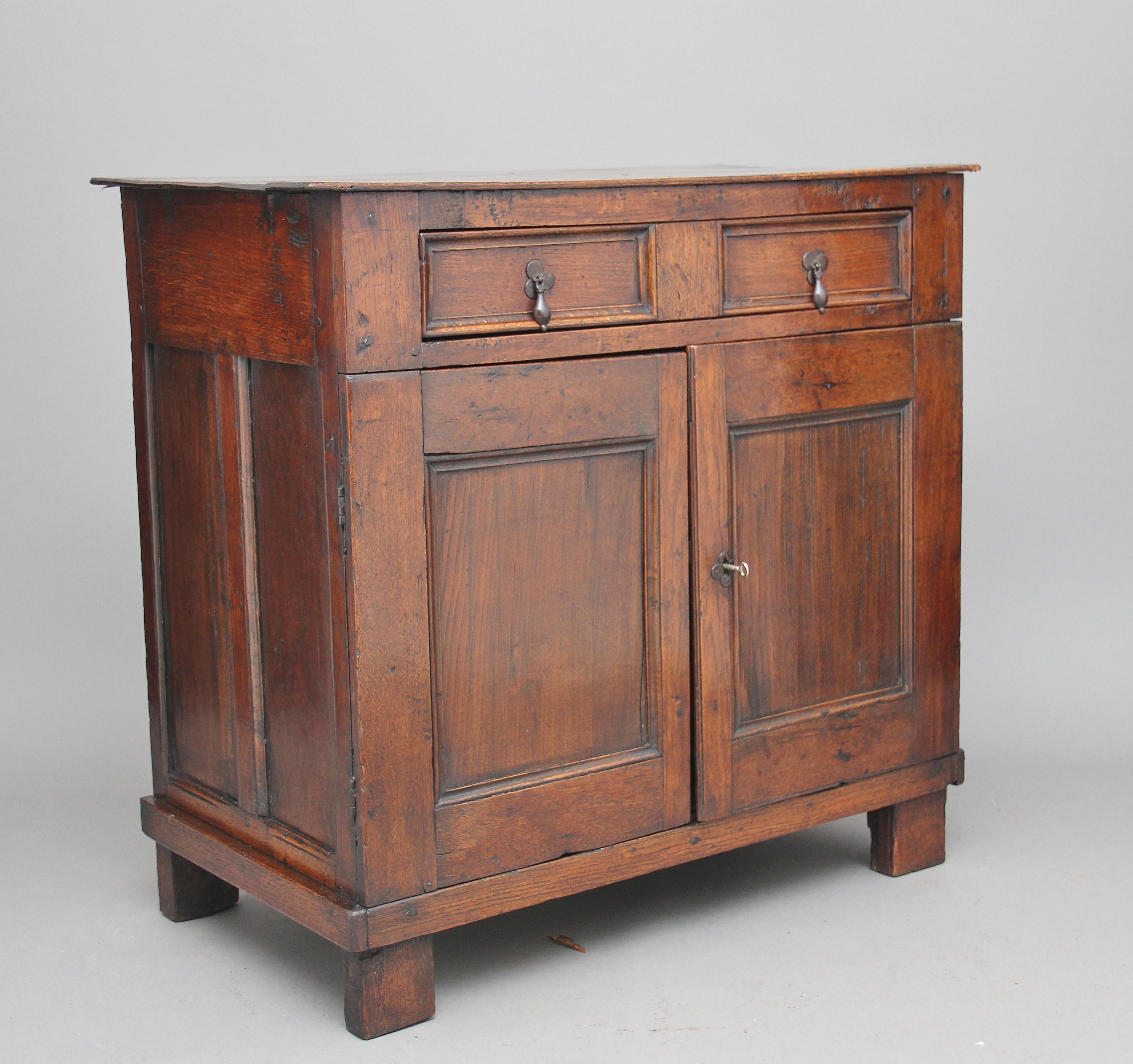 Early 18th Century Oak Enclosed Chest 1