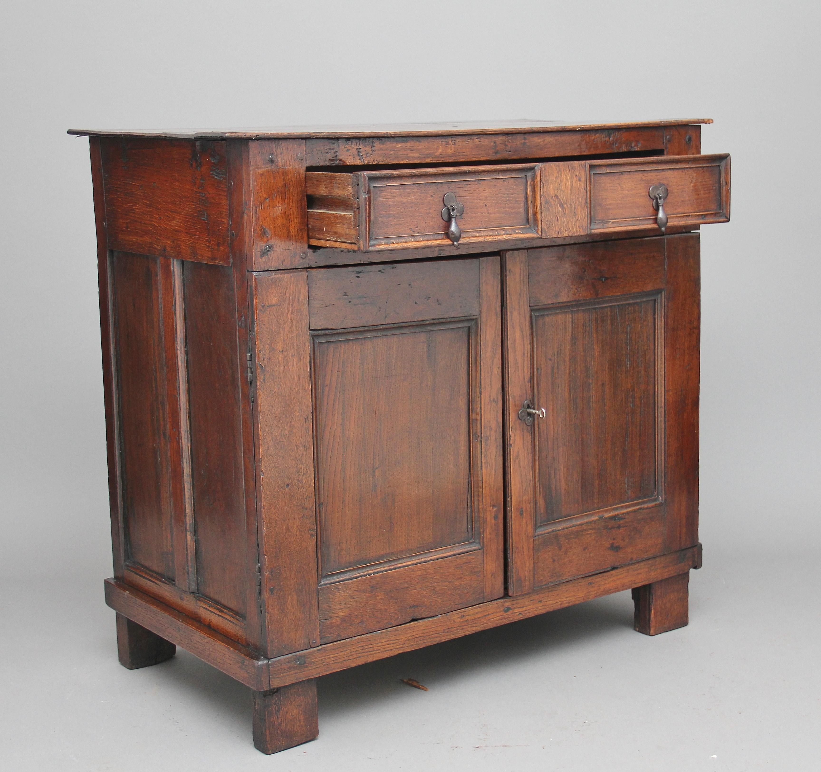 Early 18th Century Oak Enclosed Chest 2