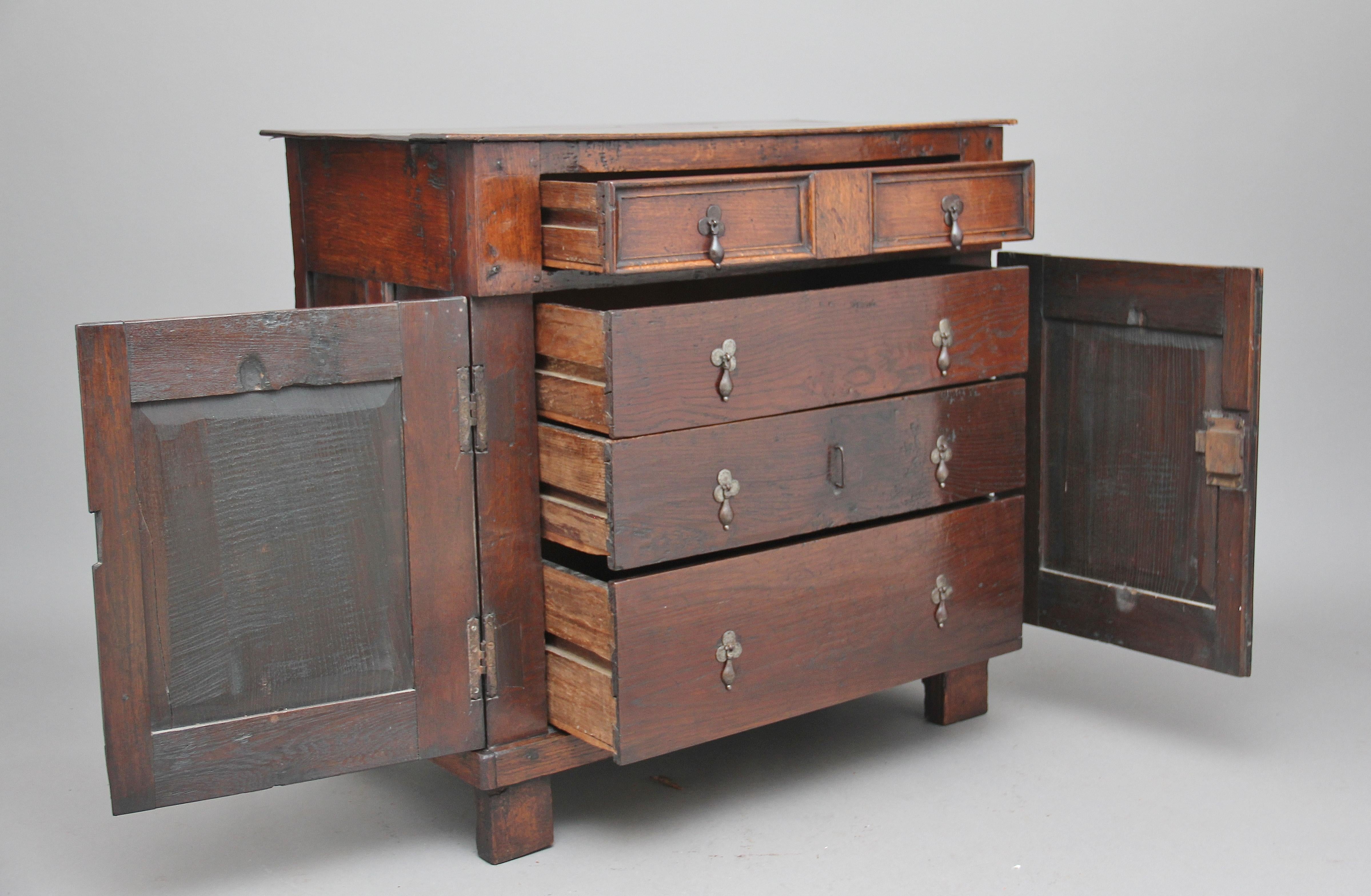 Early 18th Century Oak Enclosed Chest 3