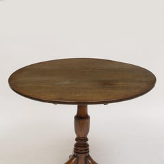 Early 18th Century Oak Legs-Of-Man Tripod Table