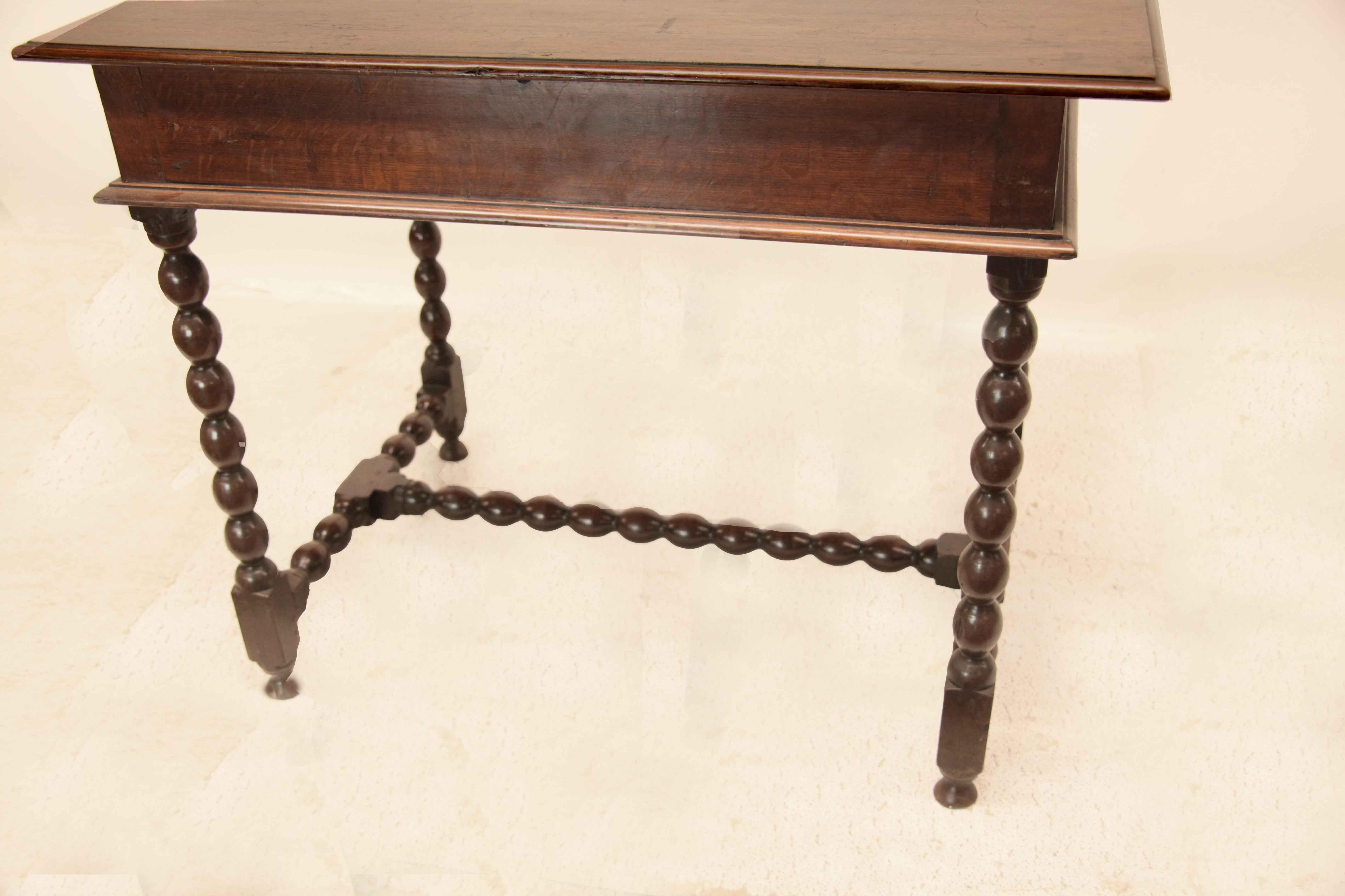 Early 18th Century Oak One Drawer Side Table For Sale 8