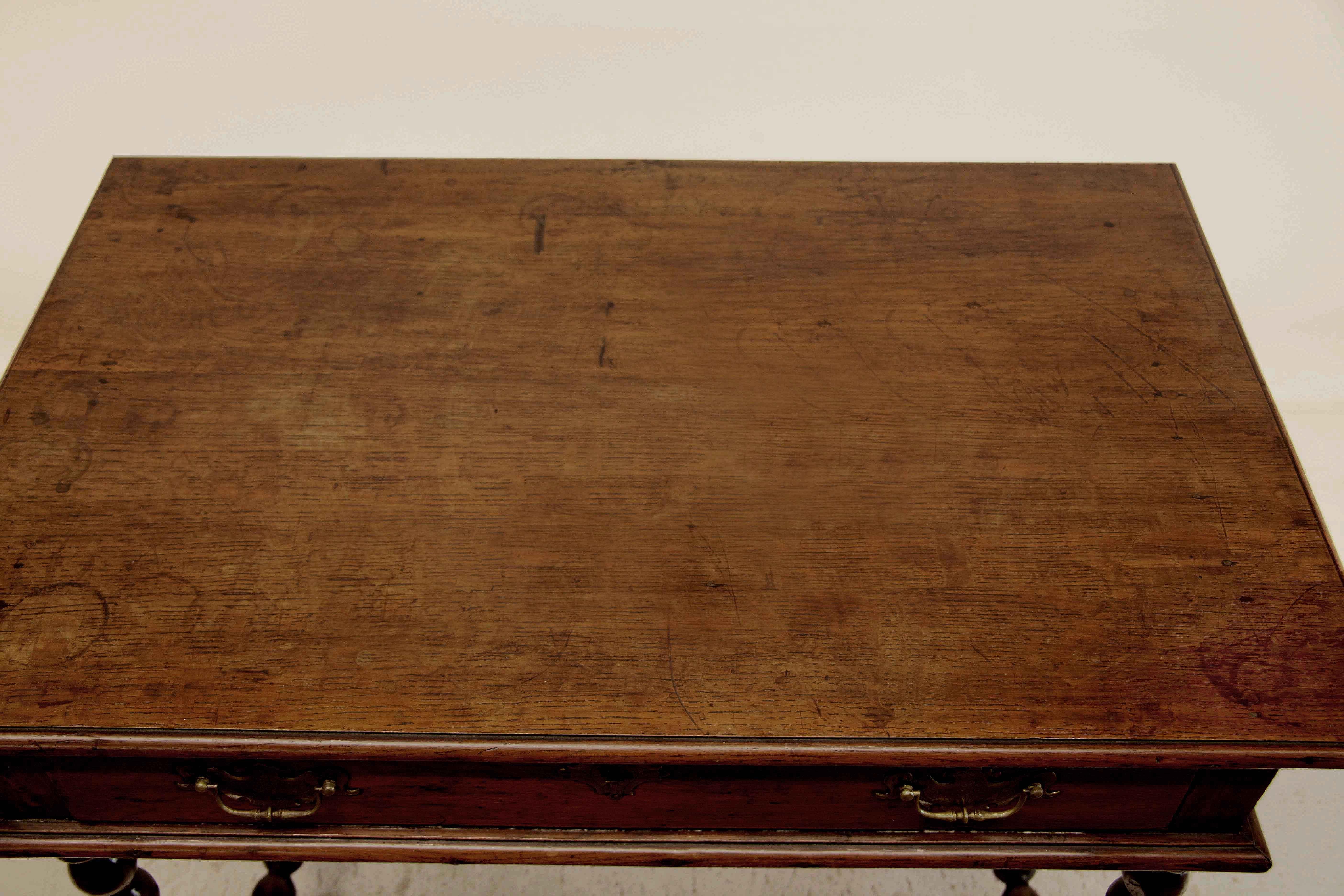 Turned Early 18th Century Oak One Drawer Side Table For Sale